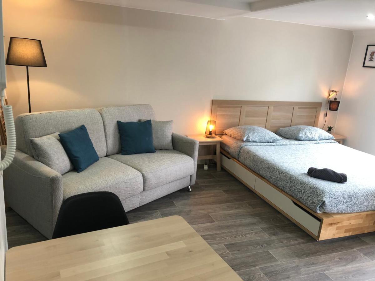King Studio with Sofa Bed