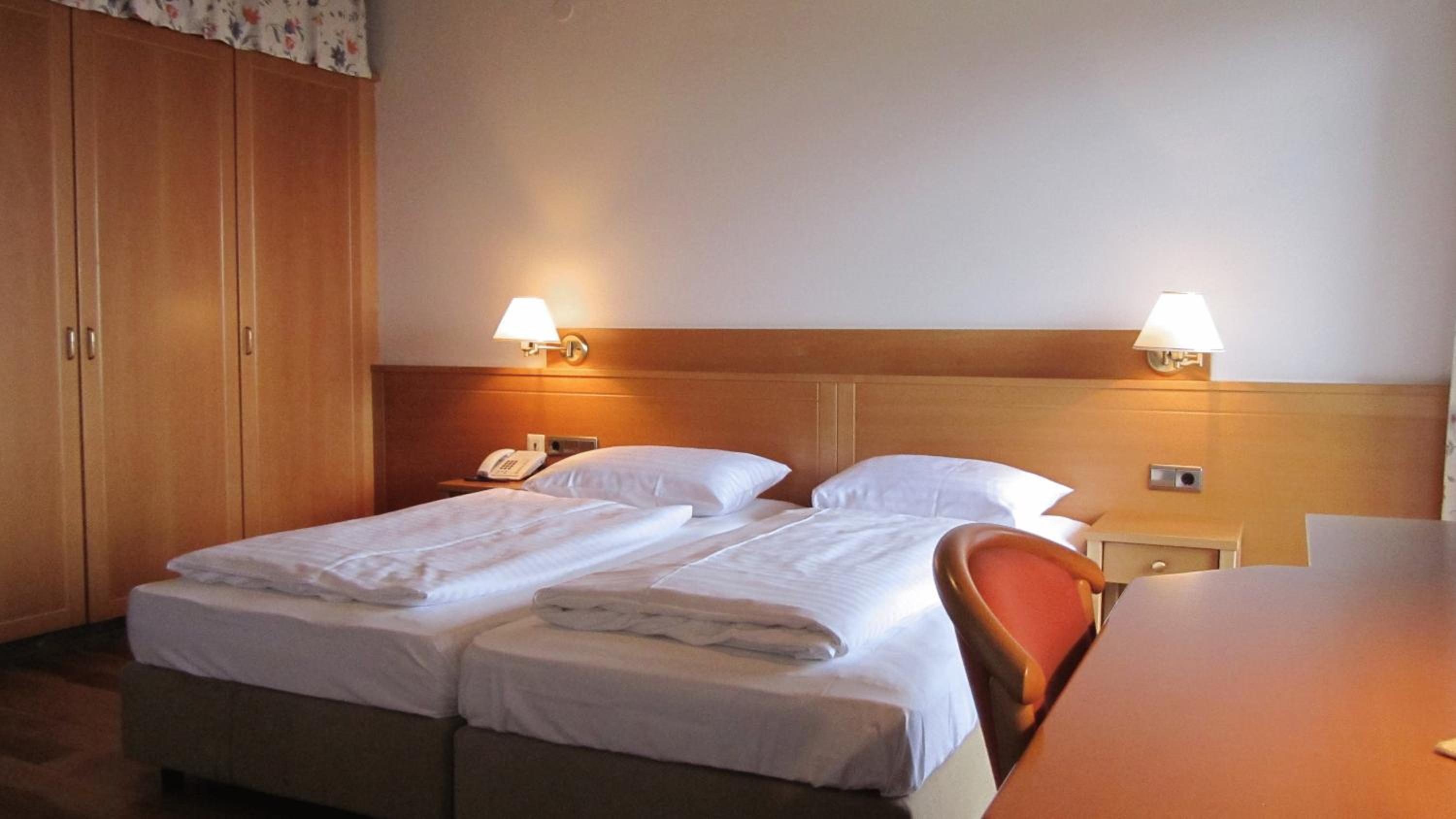 Deluxe Double Room with Balcony - Photo 2
