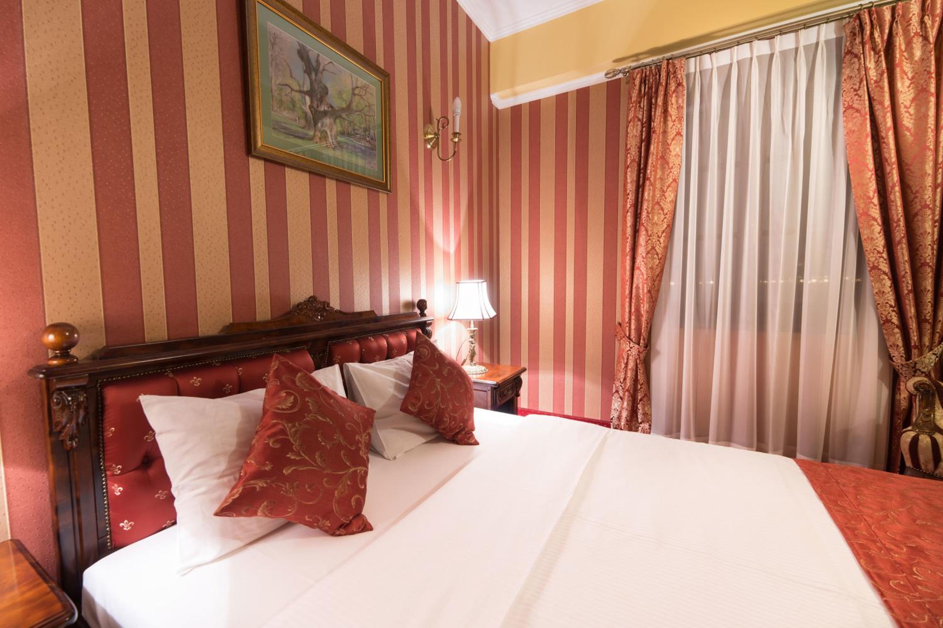 Double or Twin Room - Photo 1