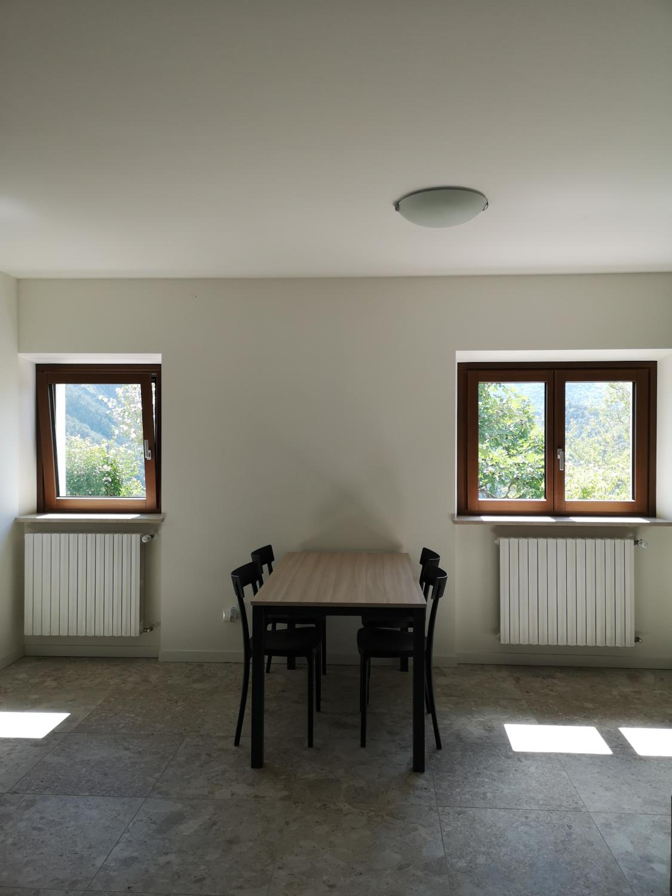 Five-Bedroom House photo 2