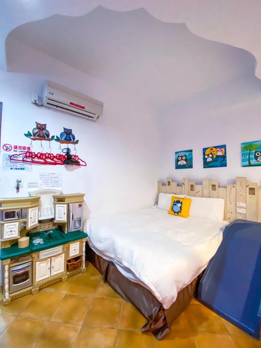 Triple Room - No Window photo 2
