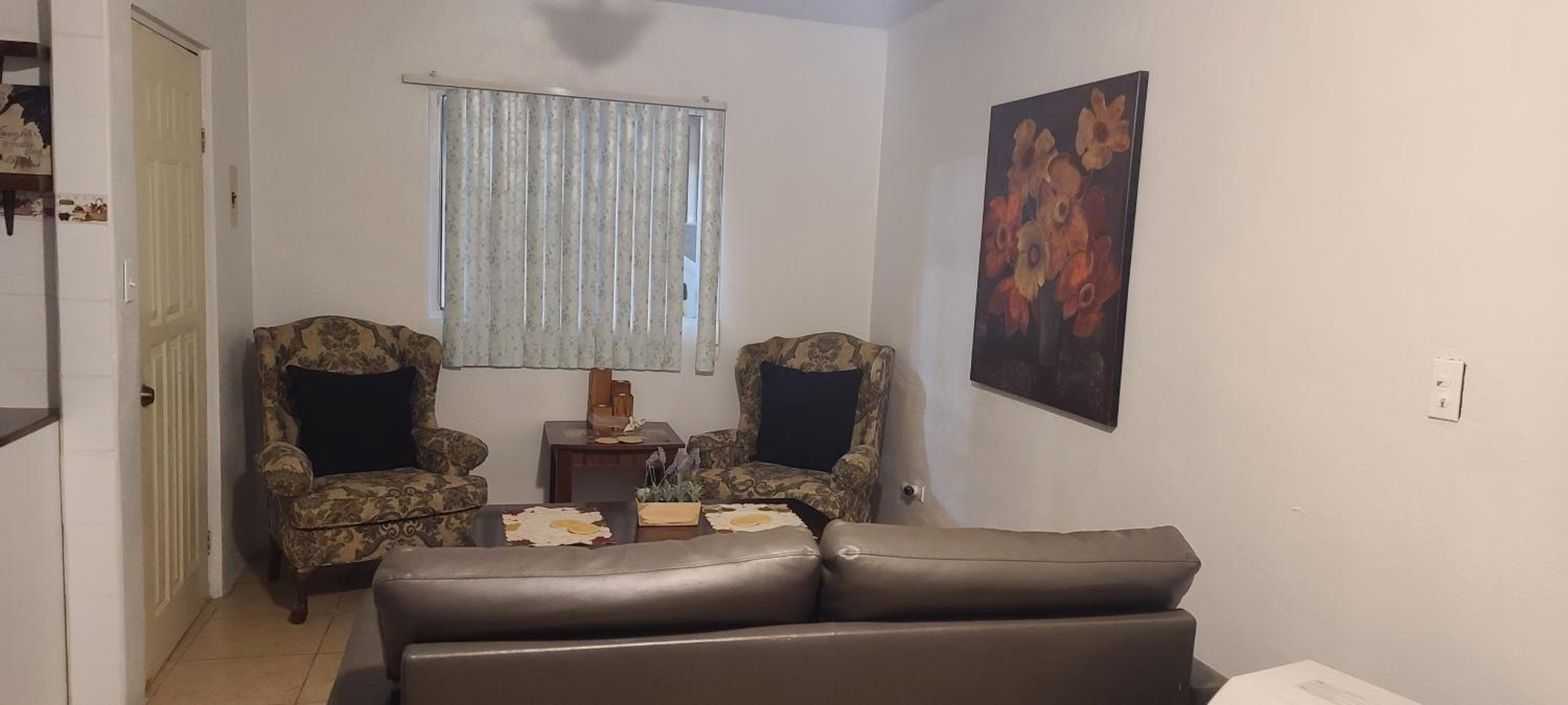 Three-Bedroom House - Photo 4