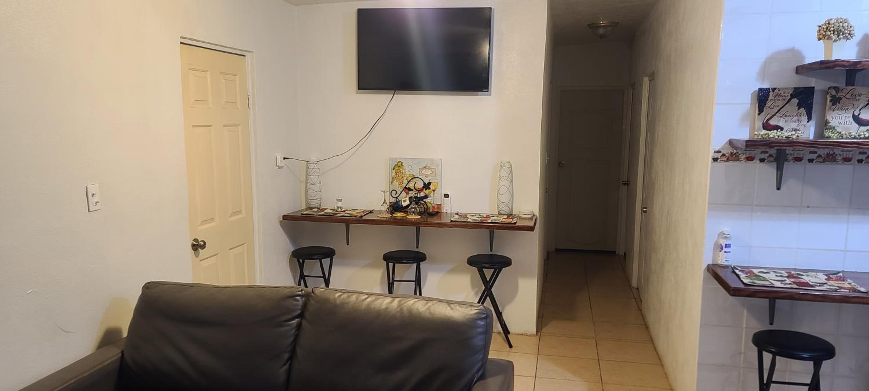 Three-Bedroom House - Photo 3