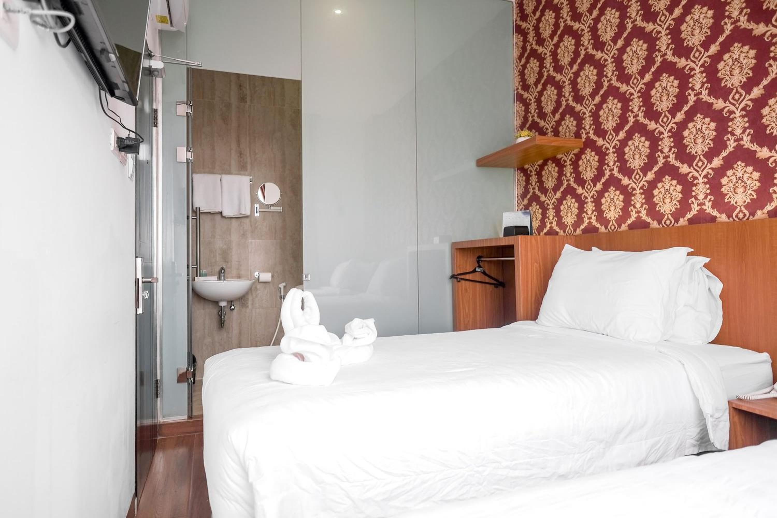 Standard Twin Room - Photo 6