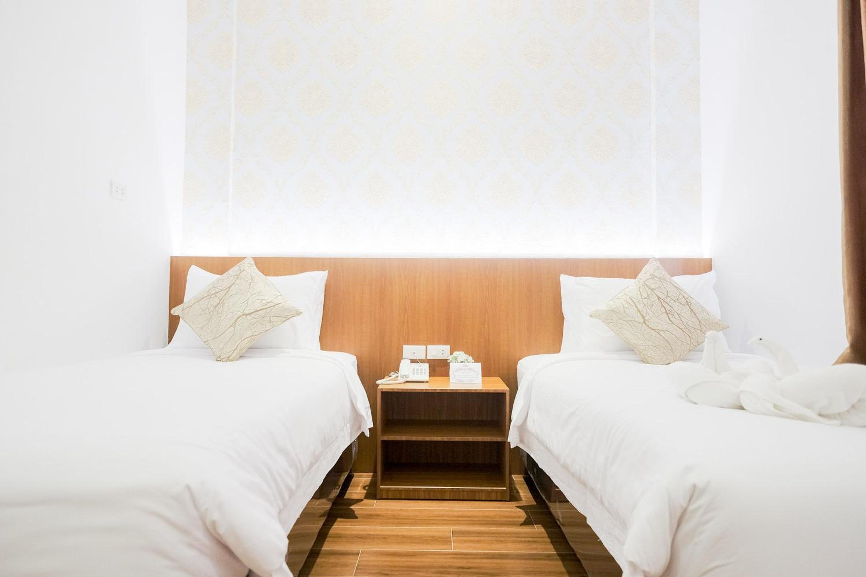 Deluxe Twin Room - Photo 1