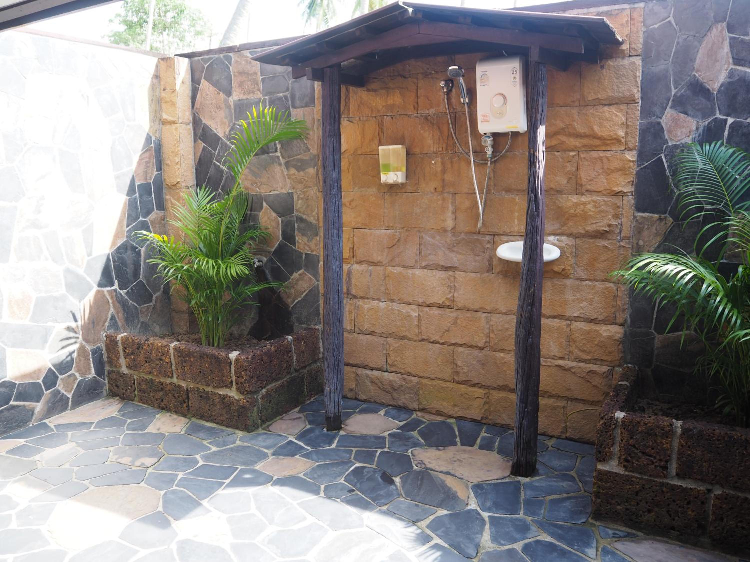 Thai Twin Room with Partial Sea View photo 3
