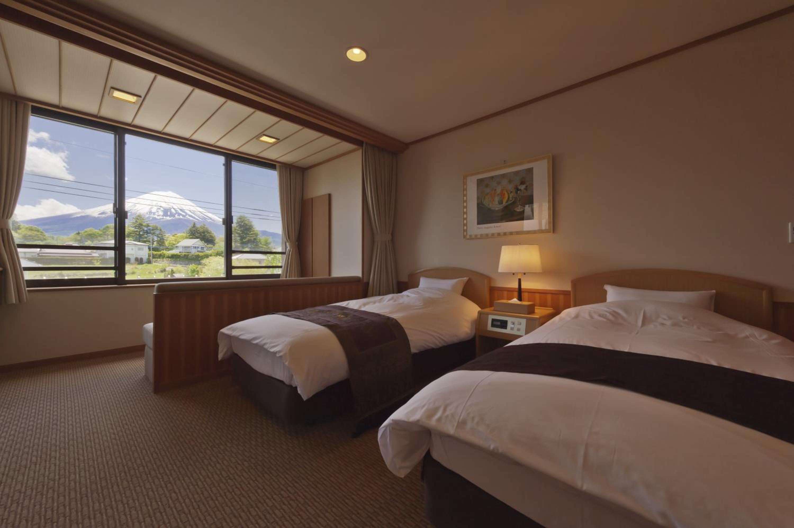Room with Tatami Area and Mt.Fuji View - Low Floor thumbnail 5