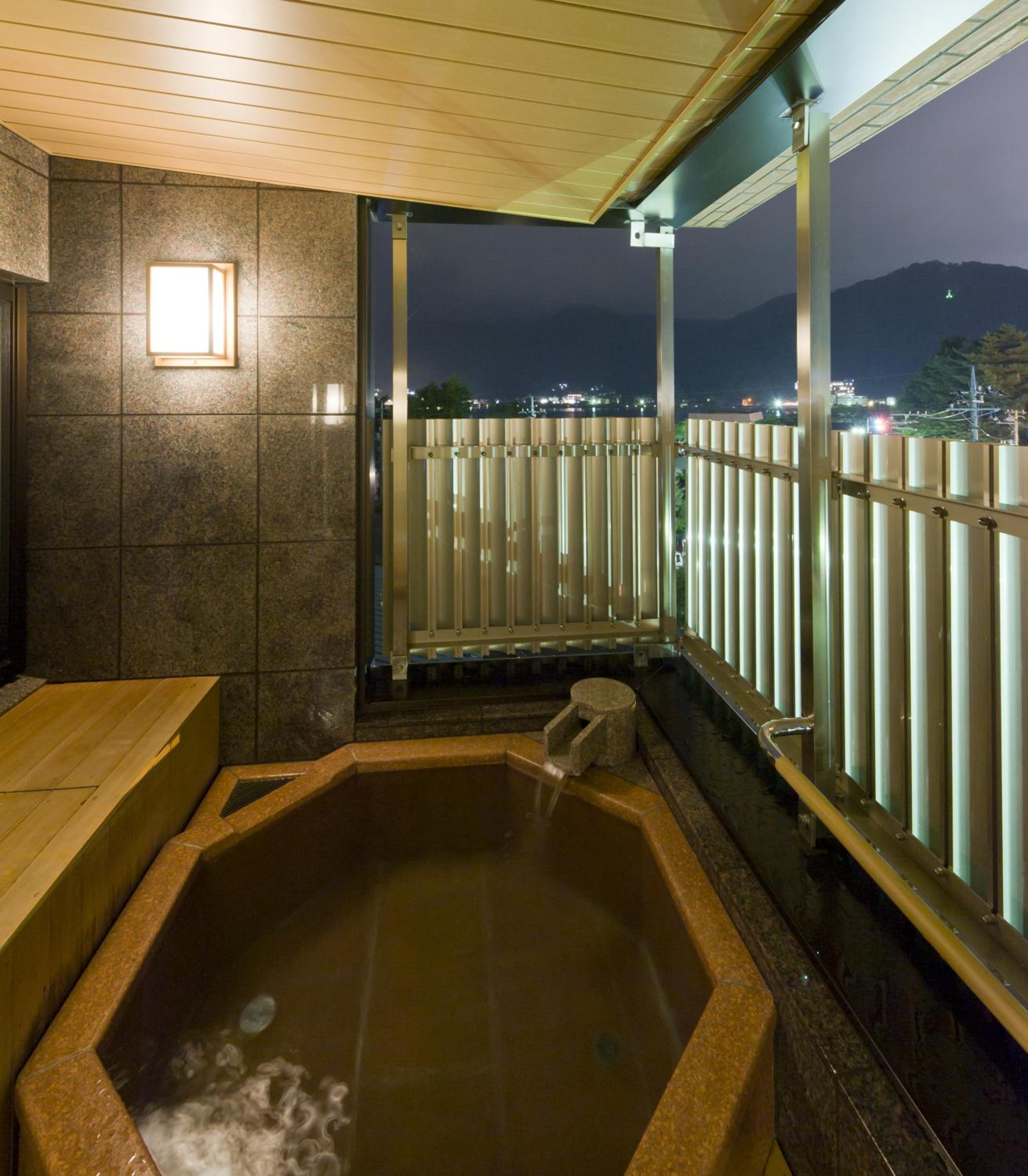 Room with Tatami Area and Mt.Fuji View and Open Air Bath thumbnail 5