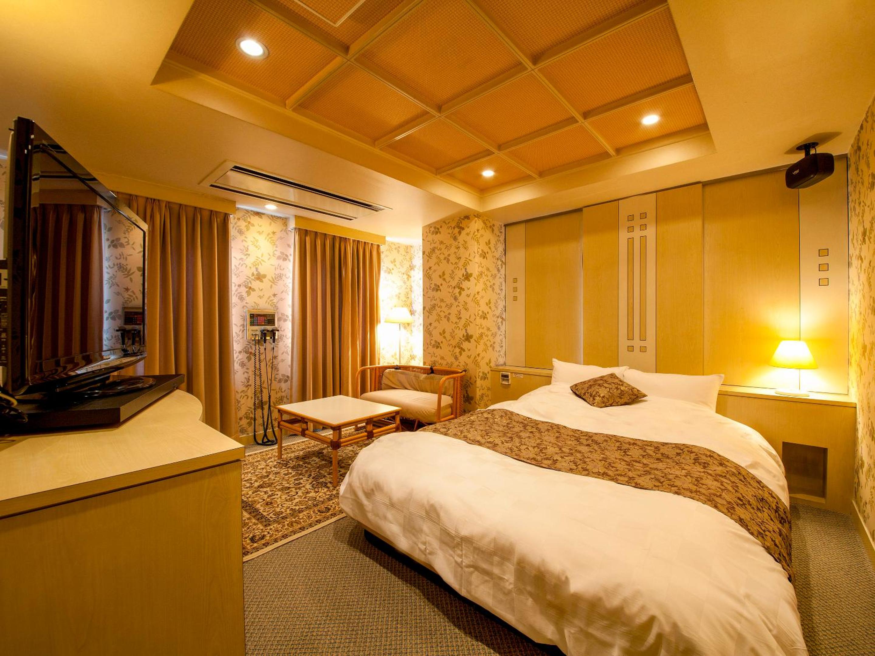 Double Room - Photo 5