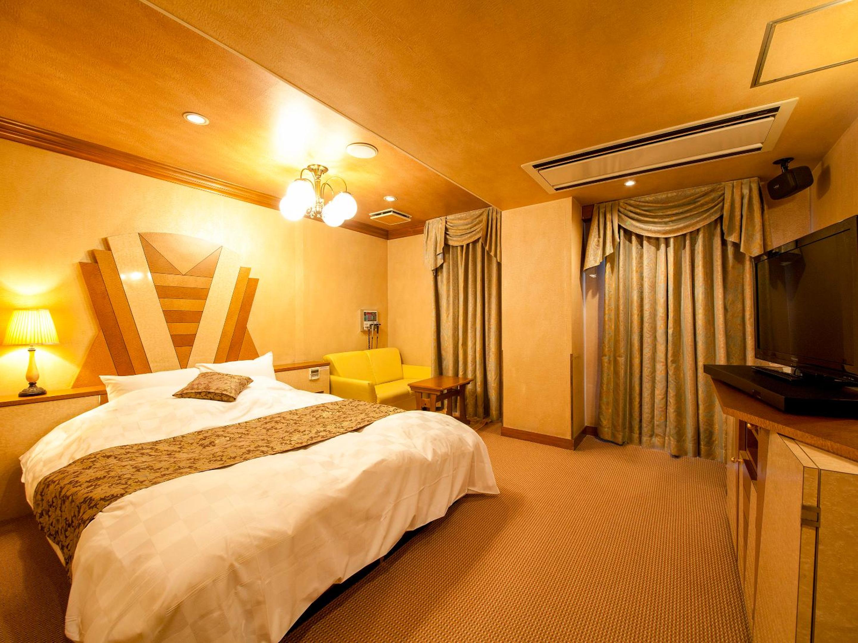 Double Room - Photo 8