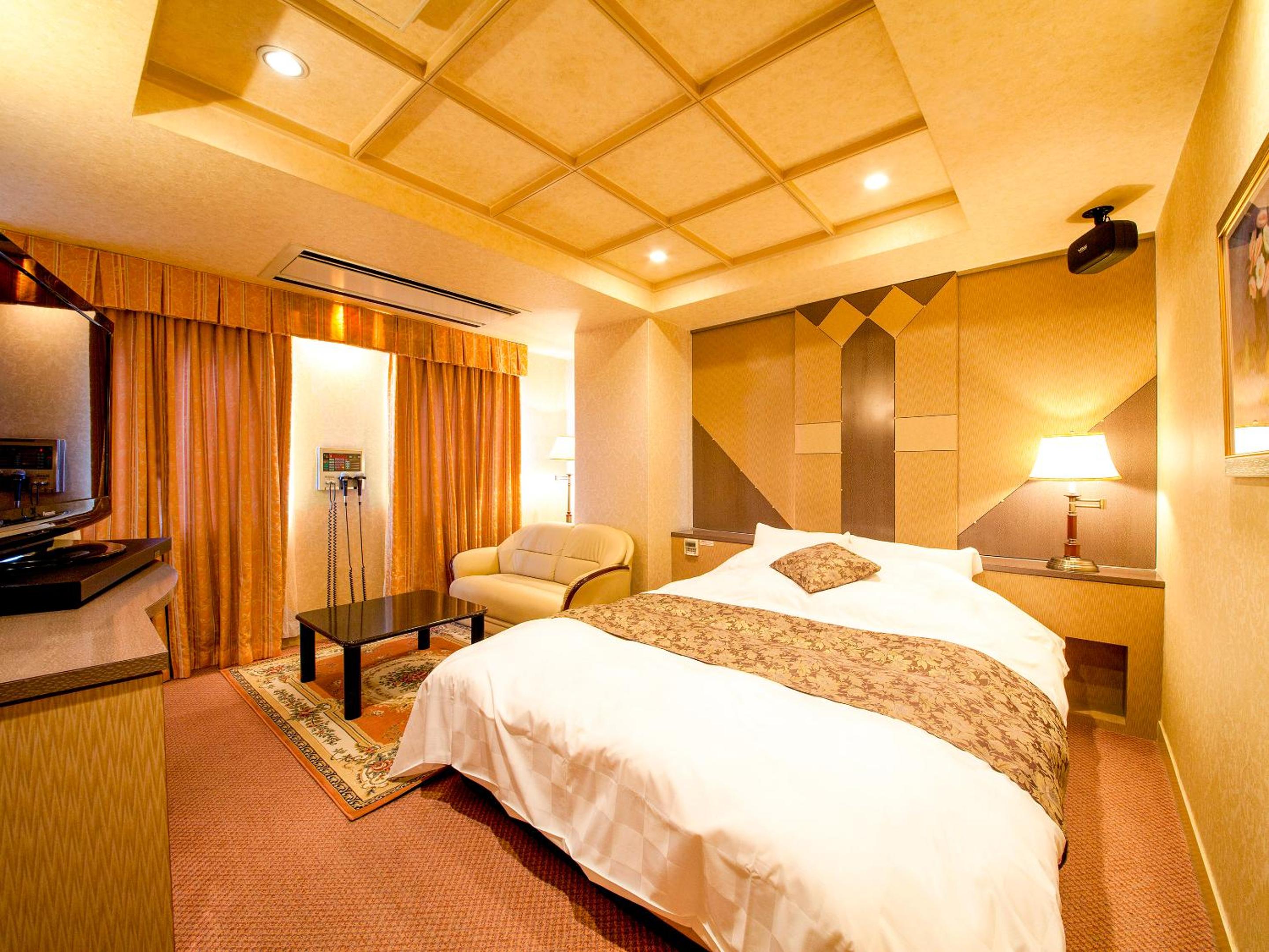 Double Room - Photo 16