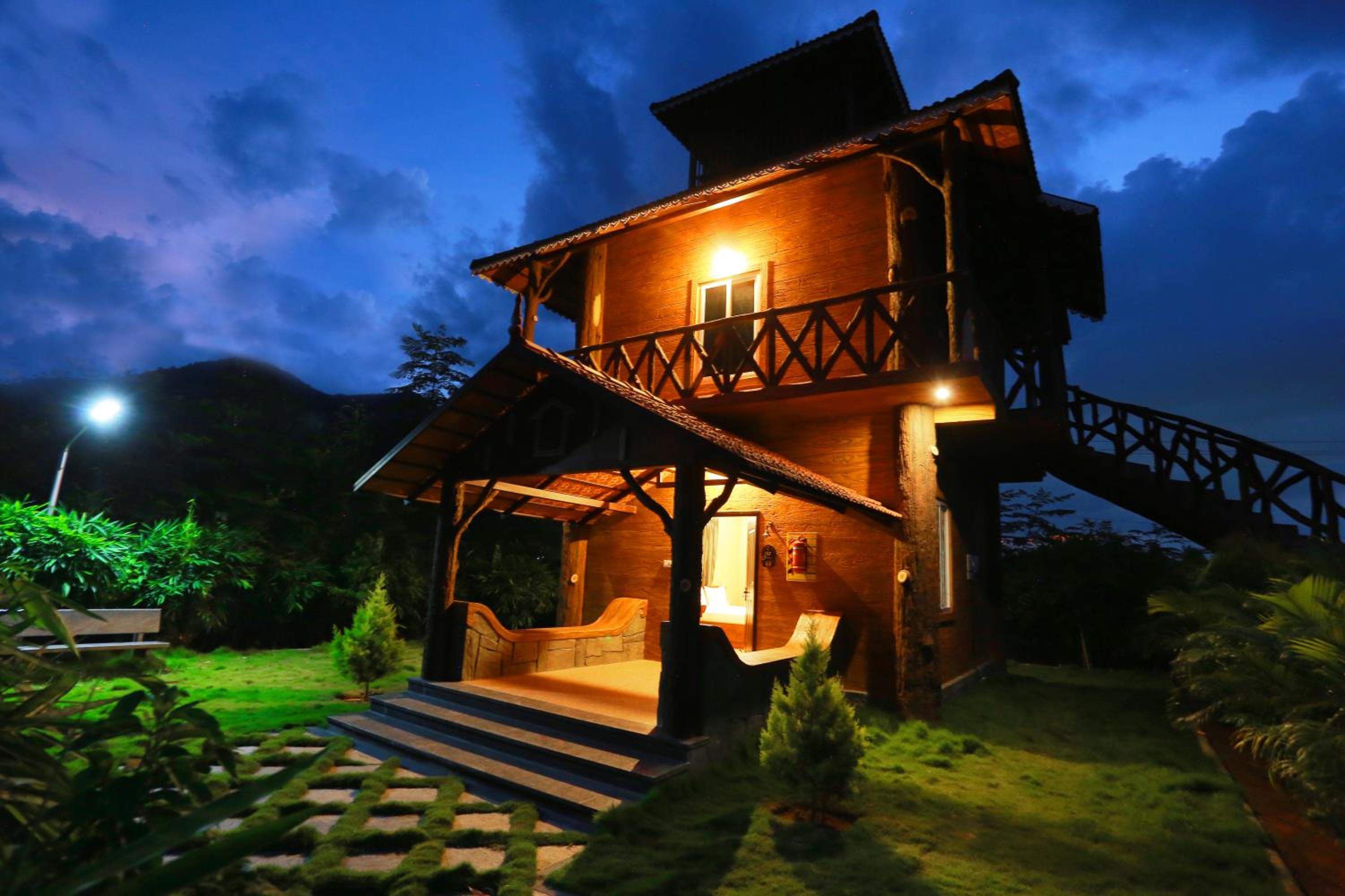 Suite with Mountain View