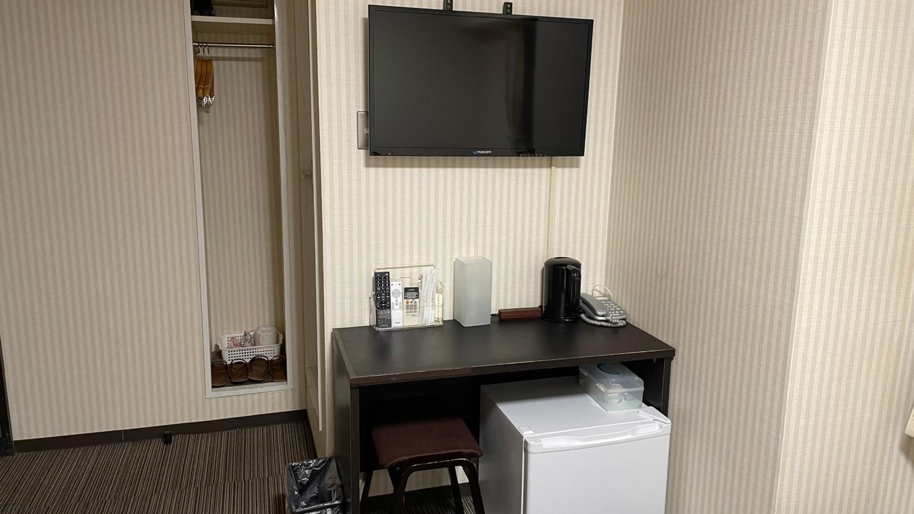 Standard Twin Room - Photo 3