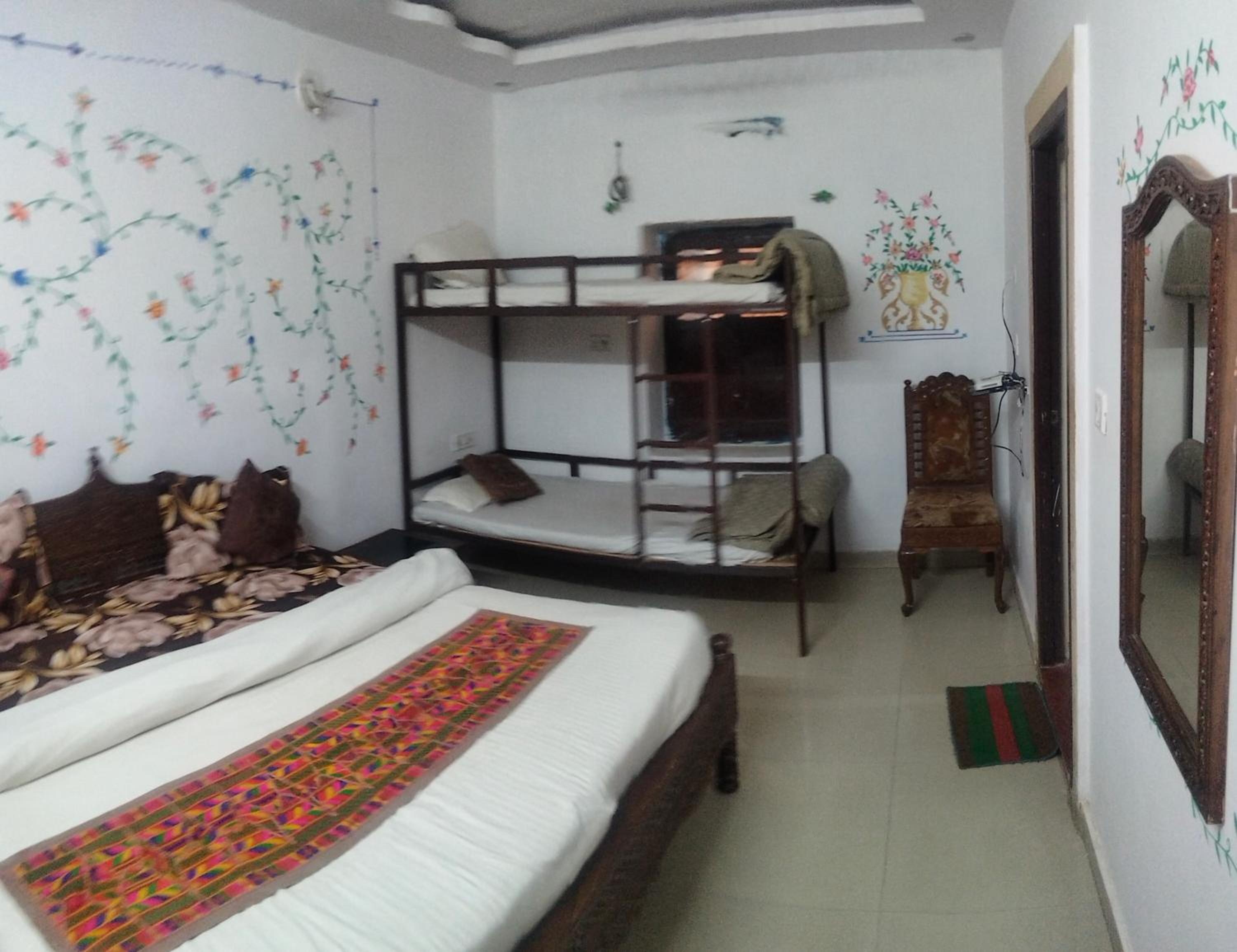 Bed in 4-Bed Mixed Dormitory Room photo 2