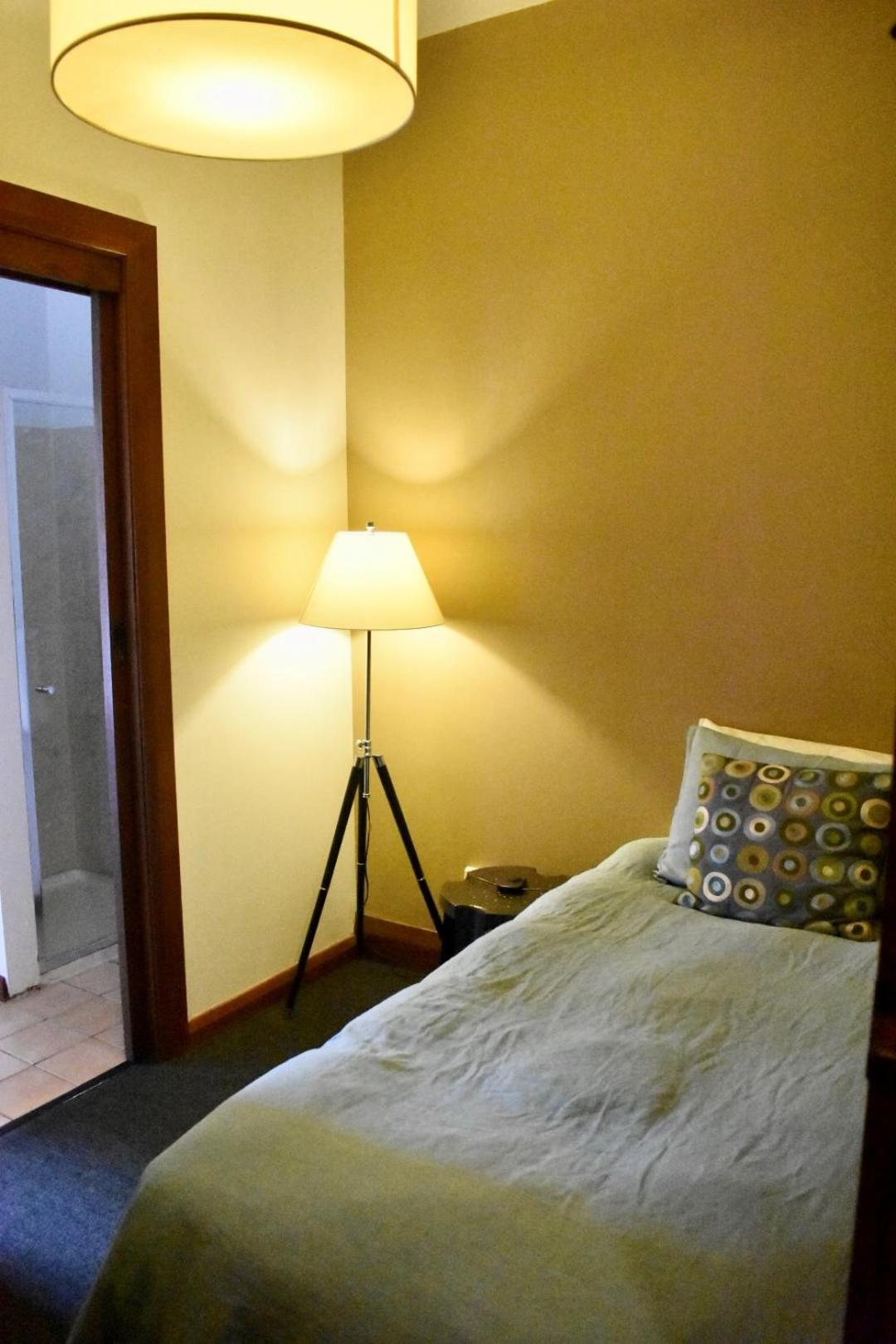 Single Room with Bathroom photo 1
