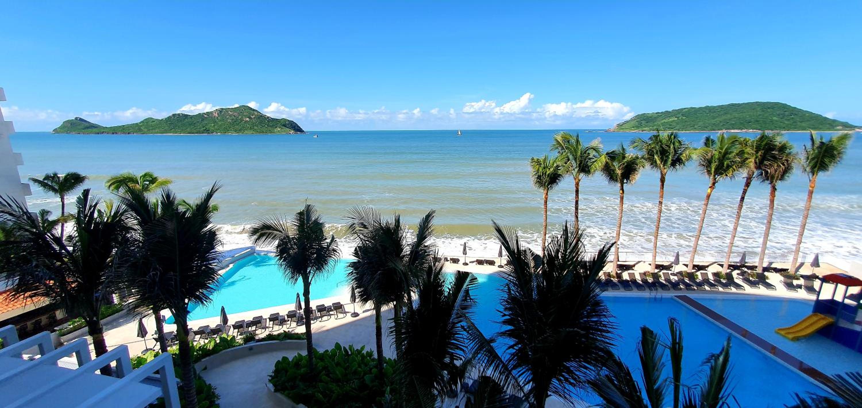 Deluxe Room King Ocean View - Photo 2