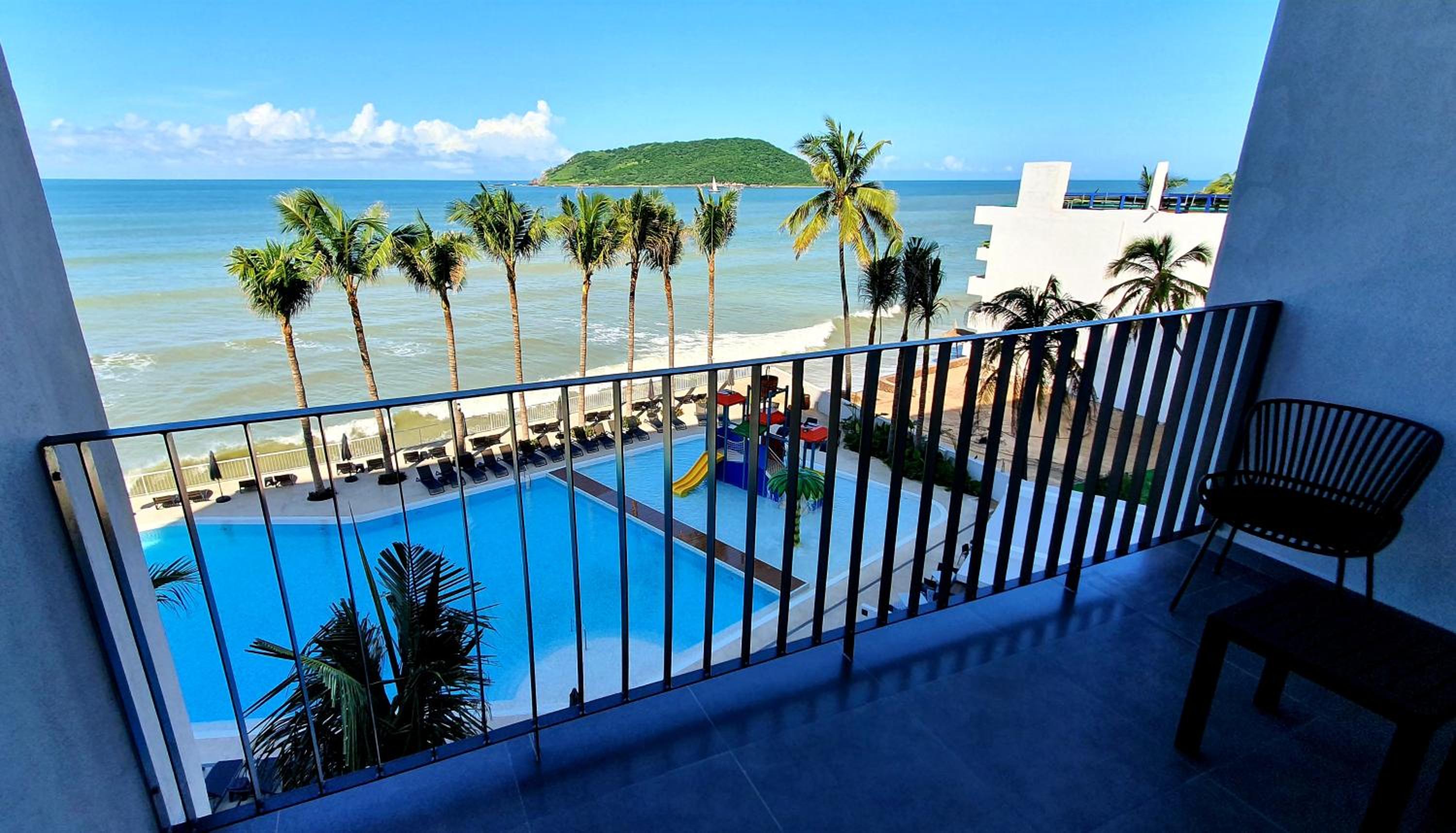 Deluxe Room Double Ocean View - Photo 7