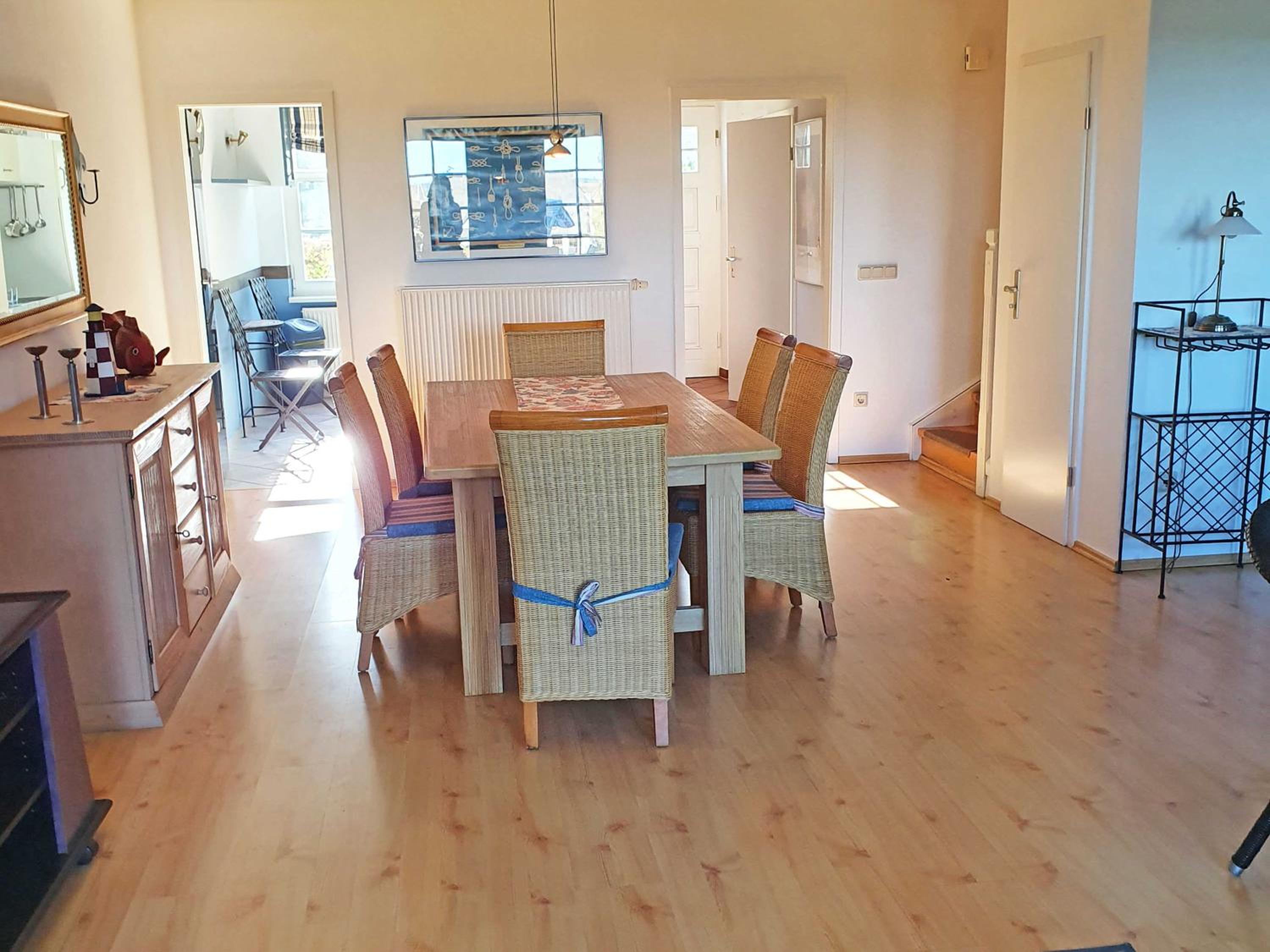 Apartment with Terrace photo 2