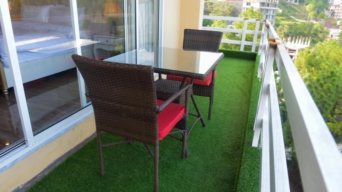 Family Suite with Balcony photo 2