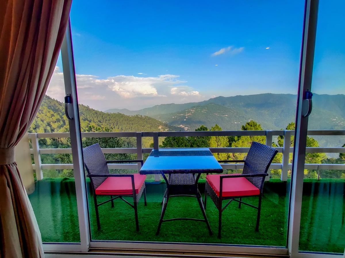 Family Suite with Balcony photo 1