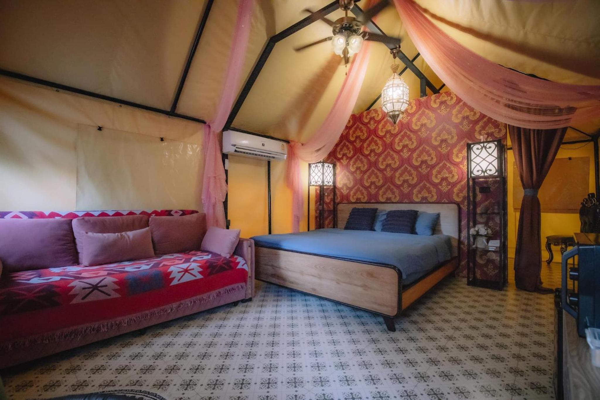 Tent Glamping With Bathtub