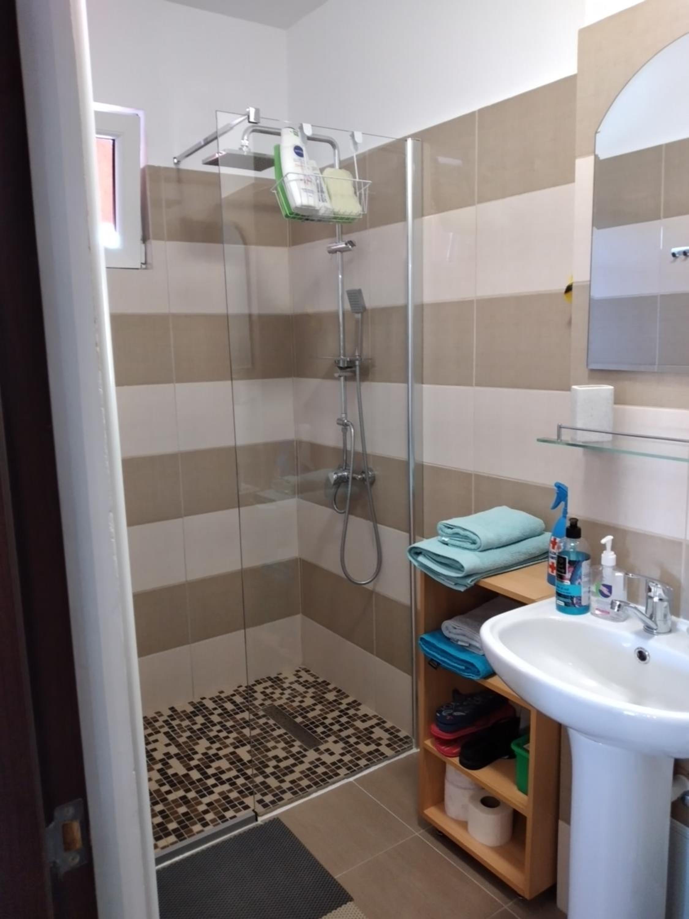 One-Bedroom Apartment - Photo 10