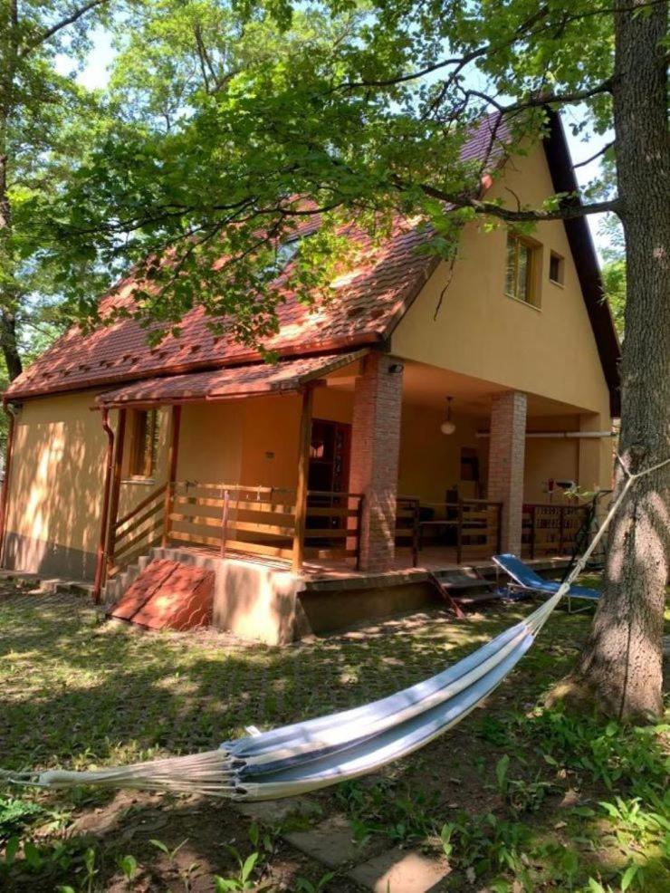 Three-Bedroom House - Photo 9