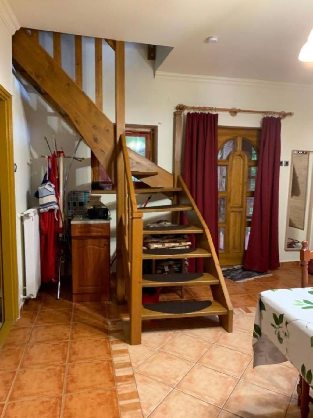 Three-Bedroom House - Photo 3
