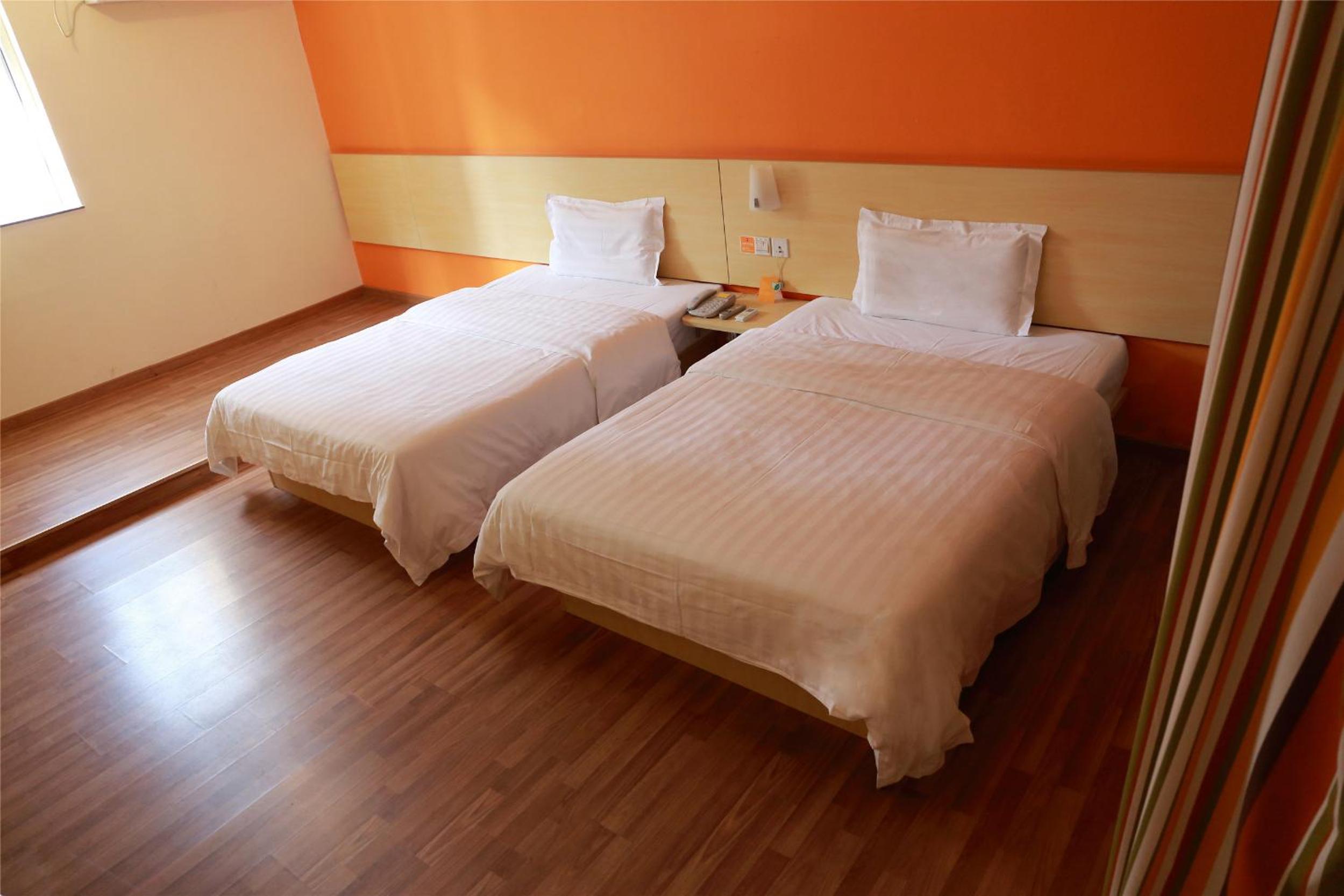 Special offer Twin Room photo 3