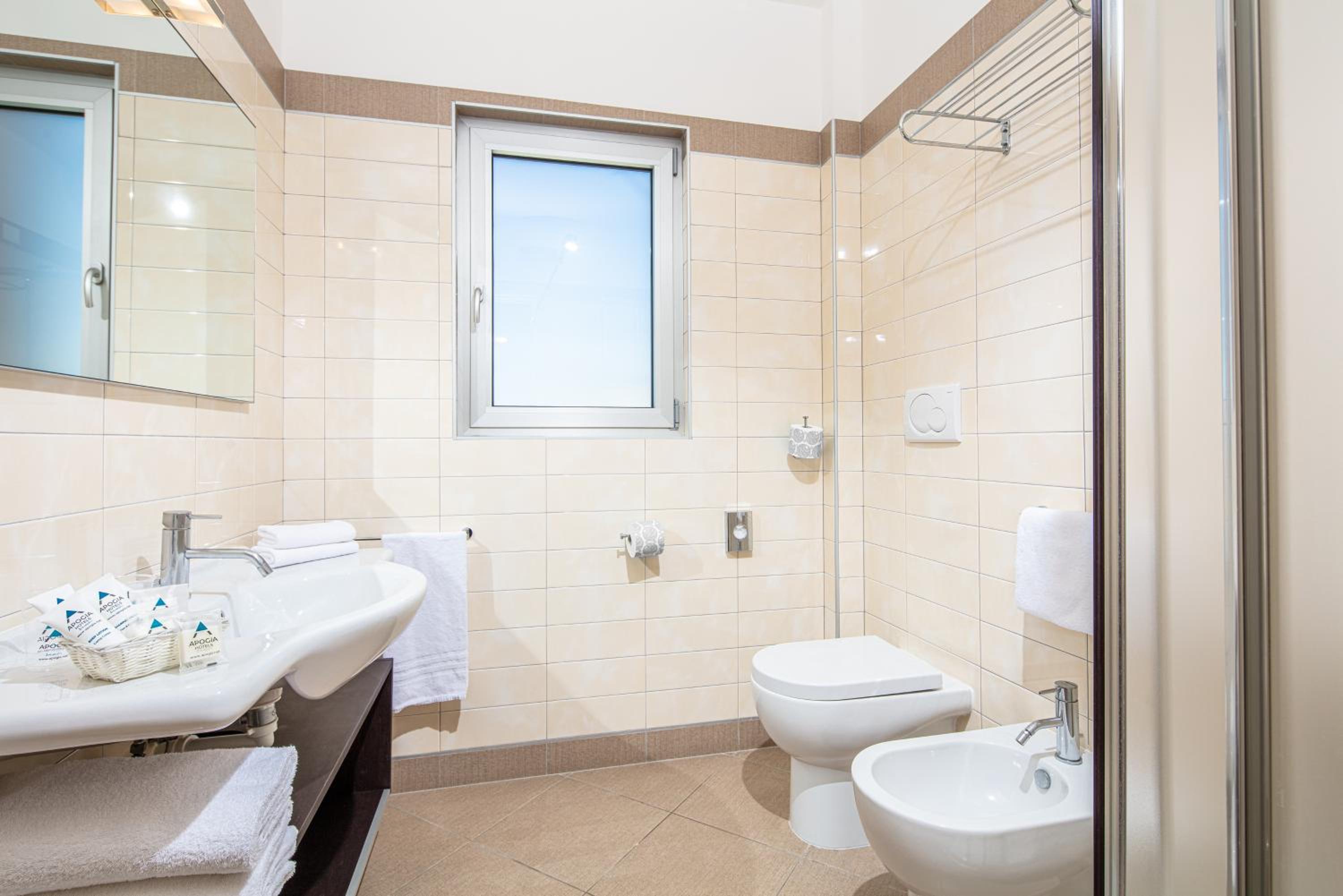 Superior Double or Twin Room with Sea View - Photo 2
