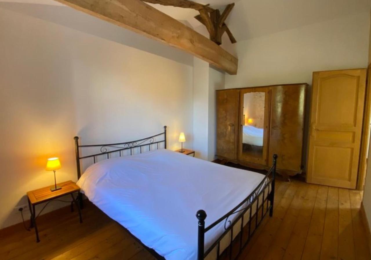 Comfort Three-Bedroom Apartment - Photo 7