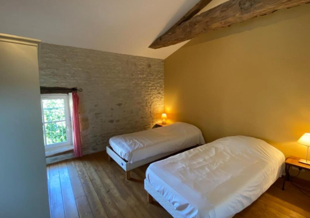 Comfort Three-Bedroom Apartment - Photo 9