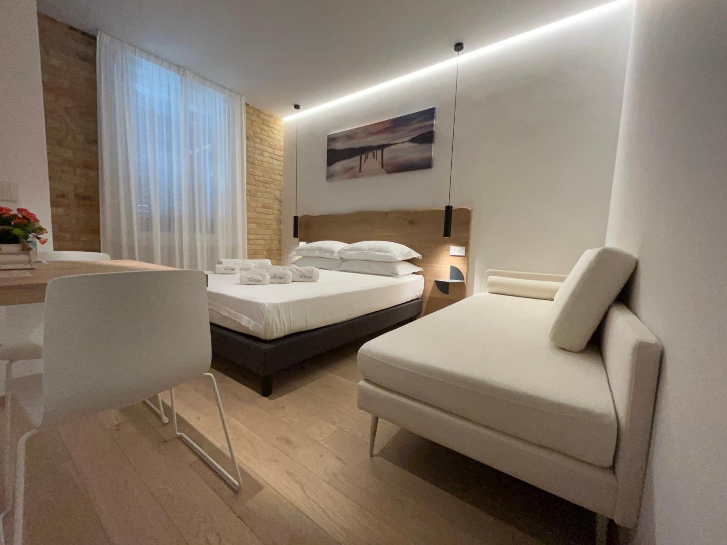 Double Room - Photo 1