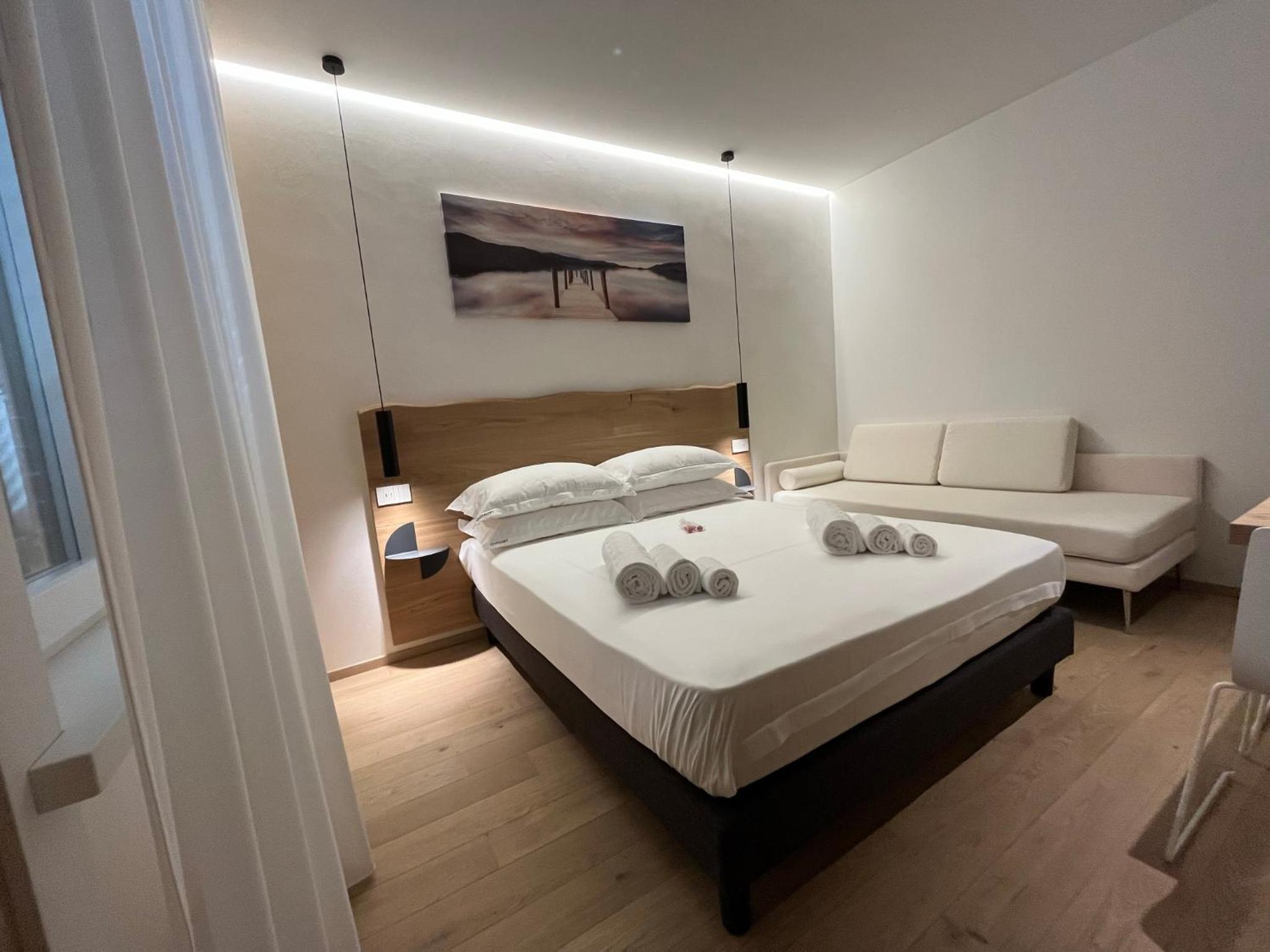 Double Room - Photo 20