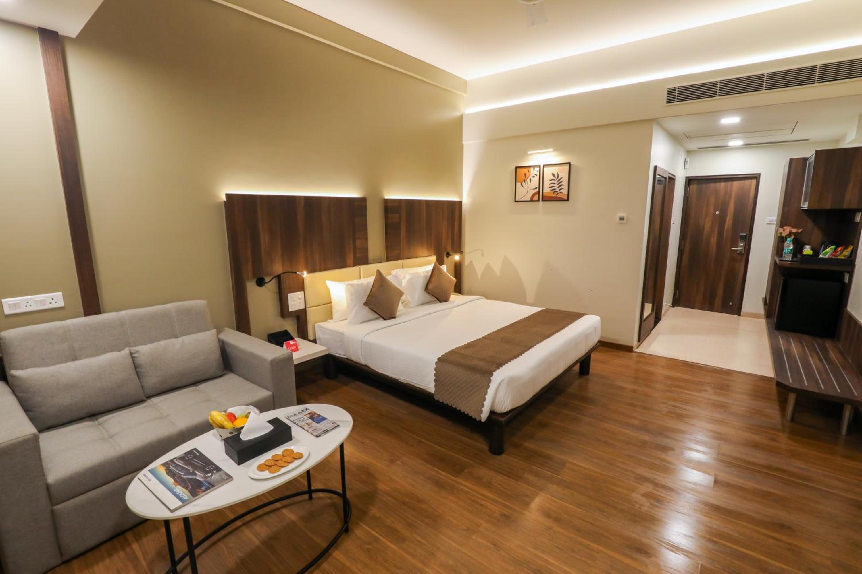 Deluxe King Room - Photo 1