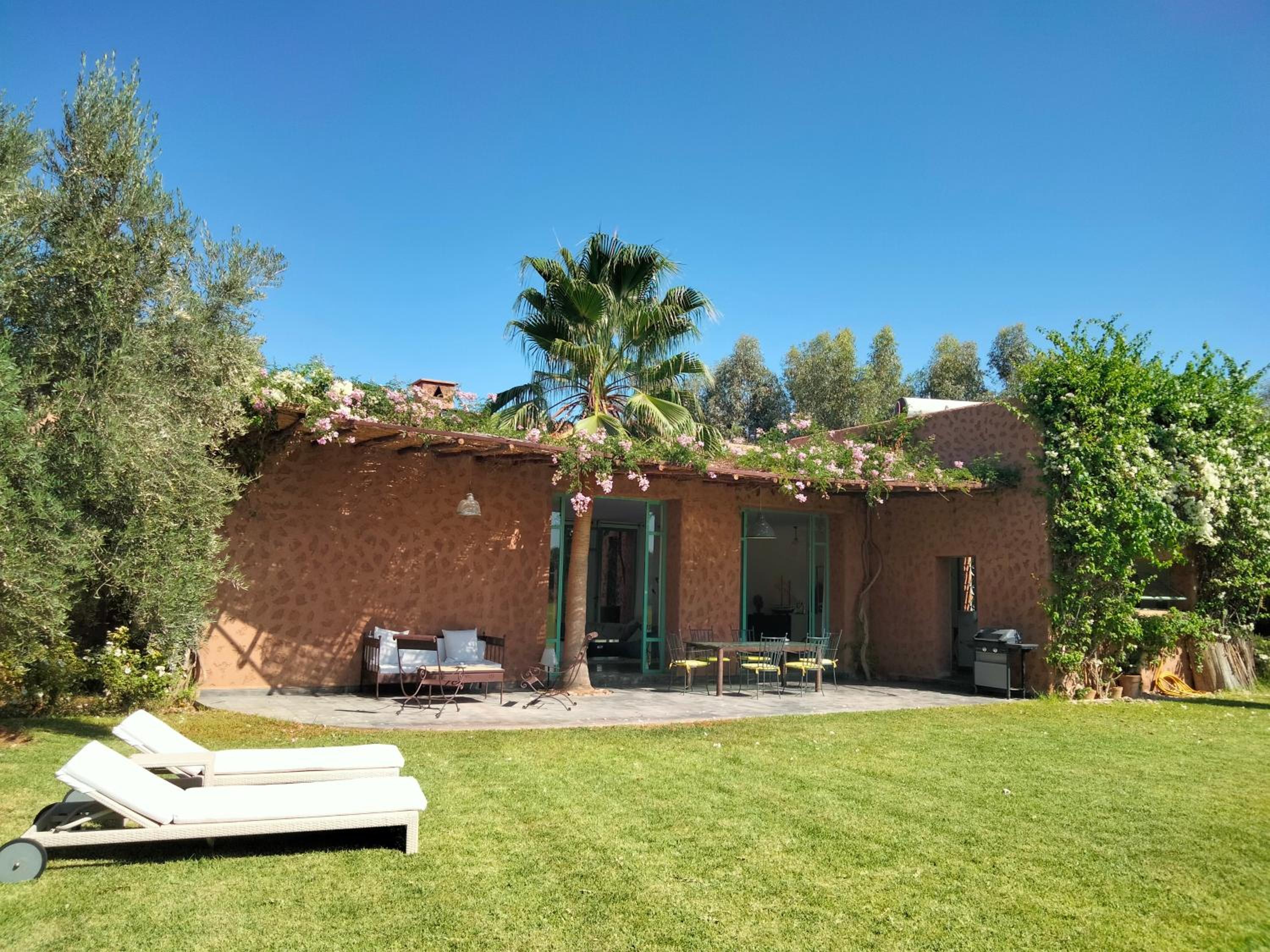 Villa photo 1