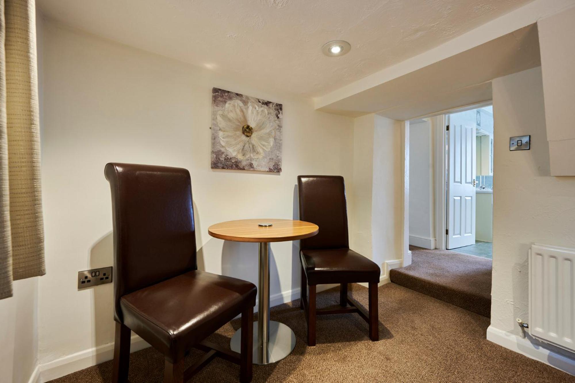 Superior King Suite photo 3