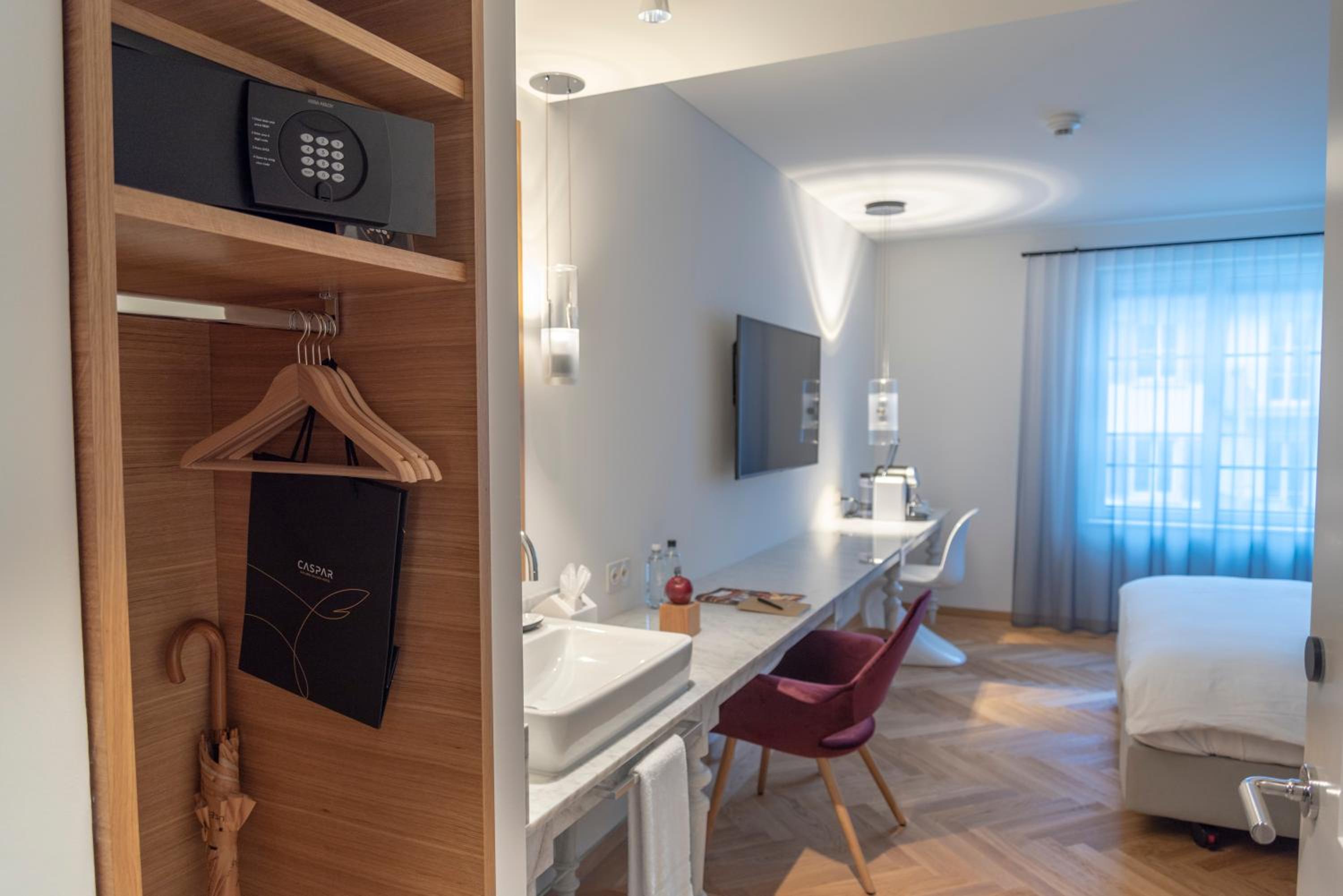Double or Twin Room - Photo 10
