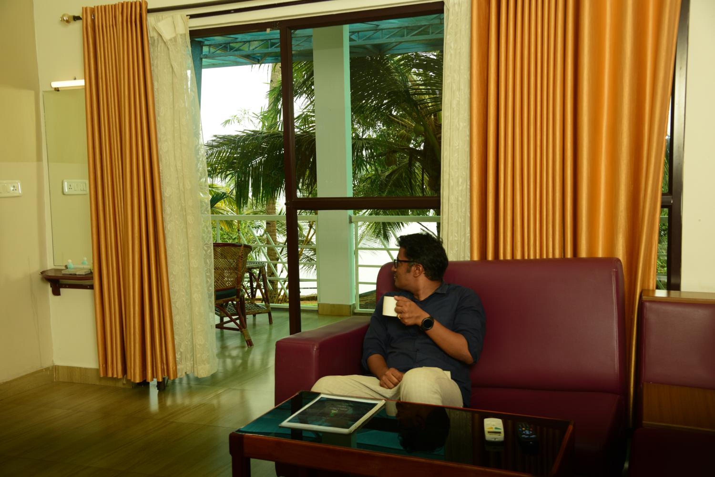Suite with Lake View - Photo 6
