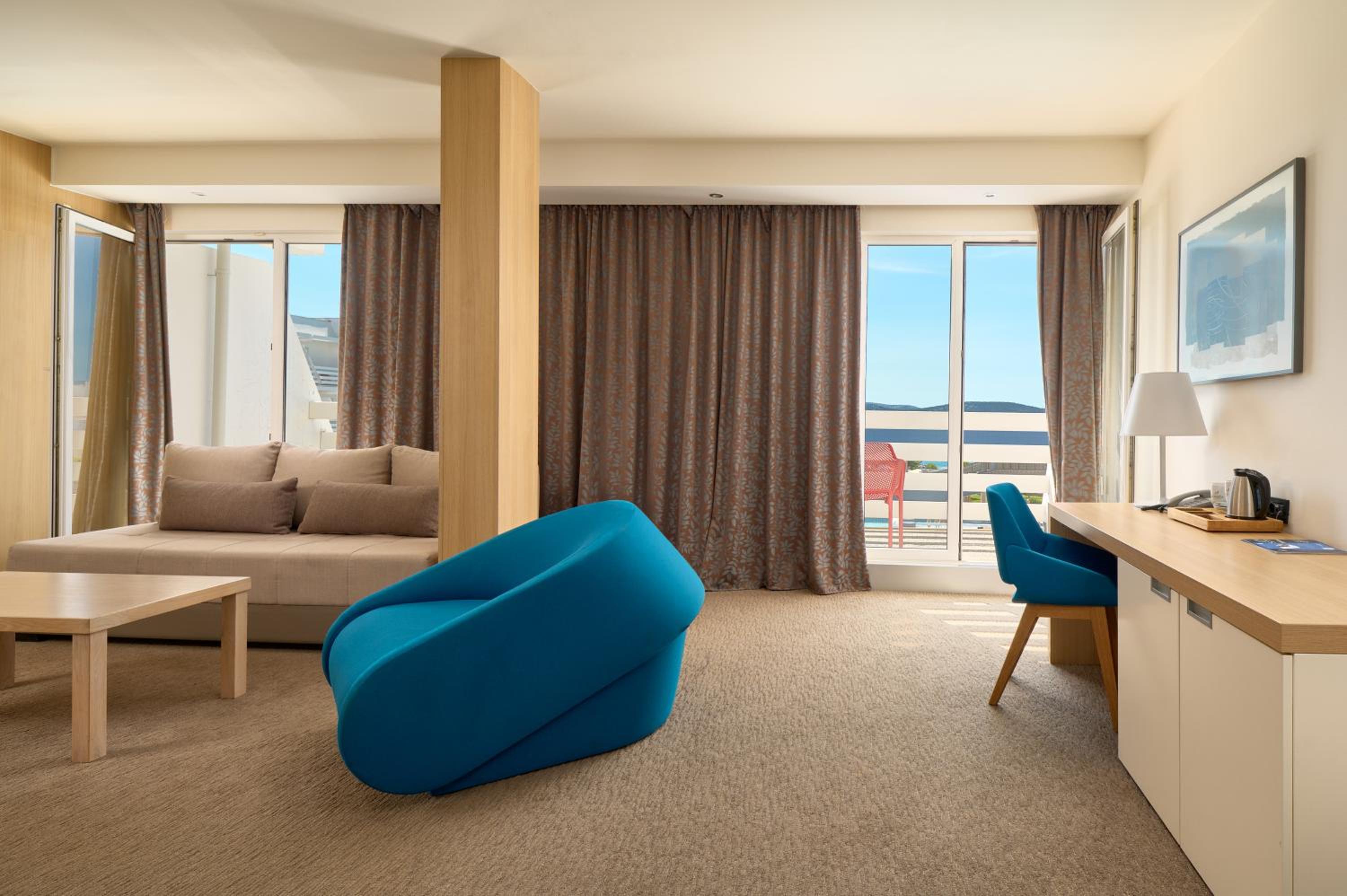 Family Suite with Sea View photo 2