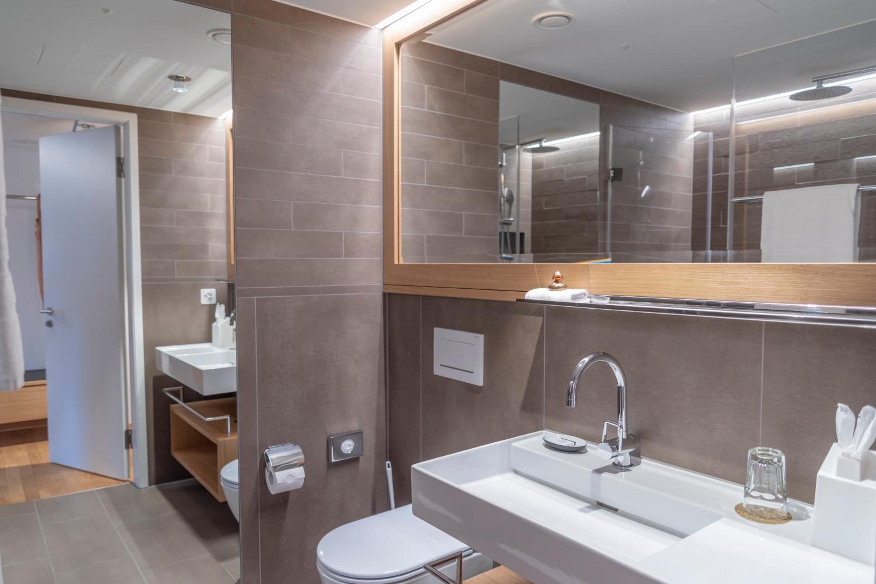 Double or Twin Room - Photo 4