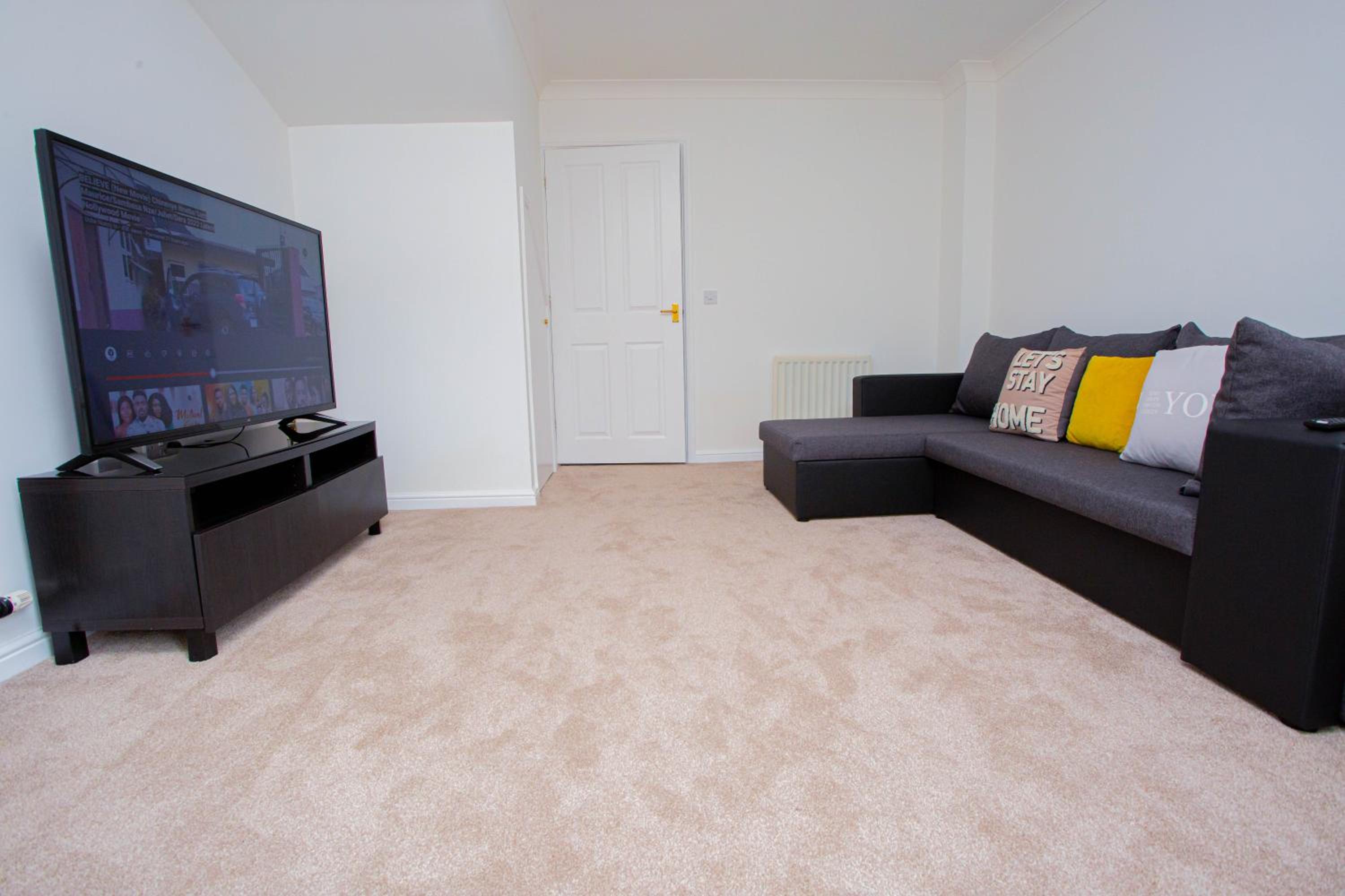 Two-Bedroom House photo 3