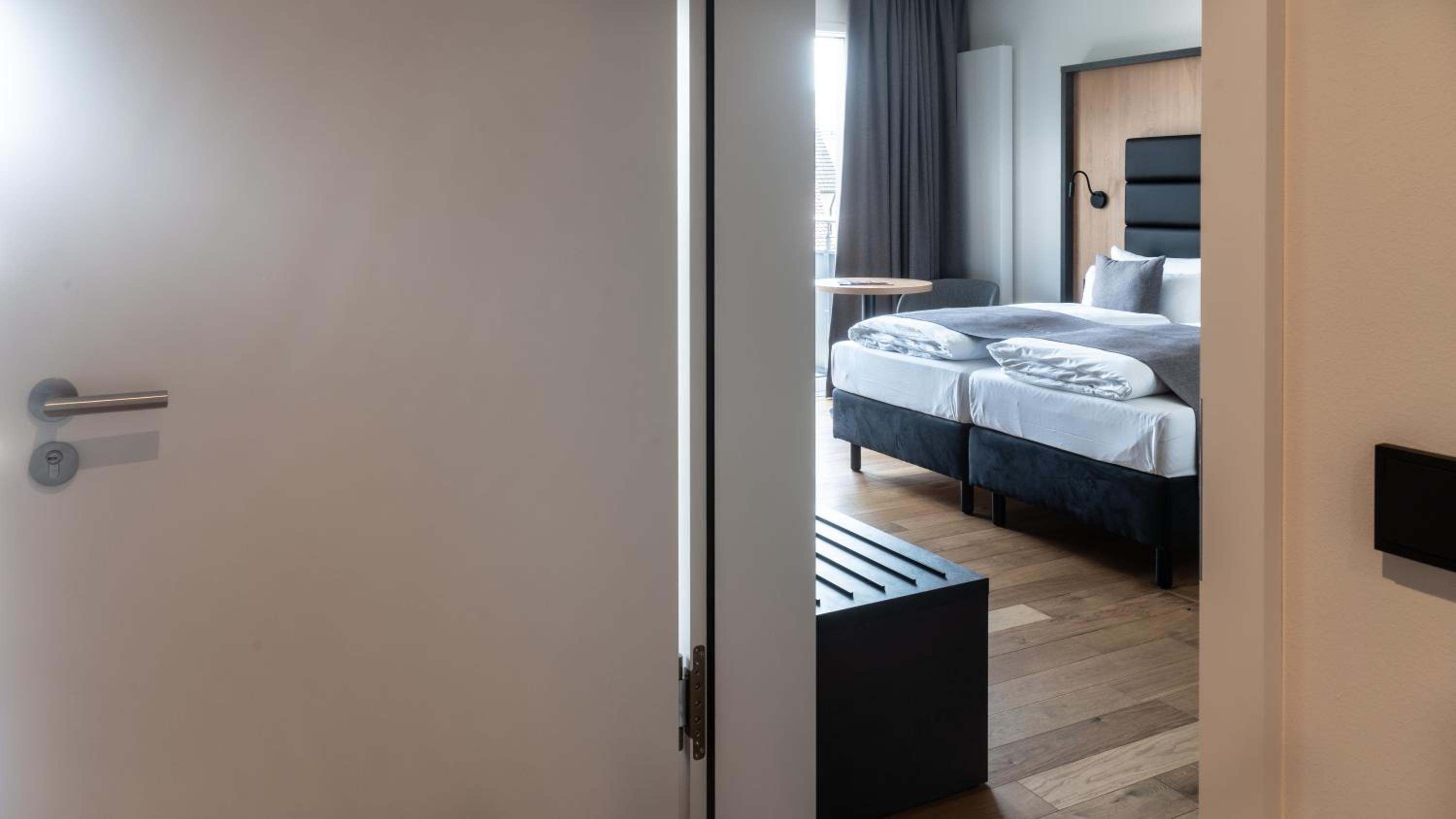 Studio M with interconnecting door