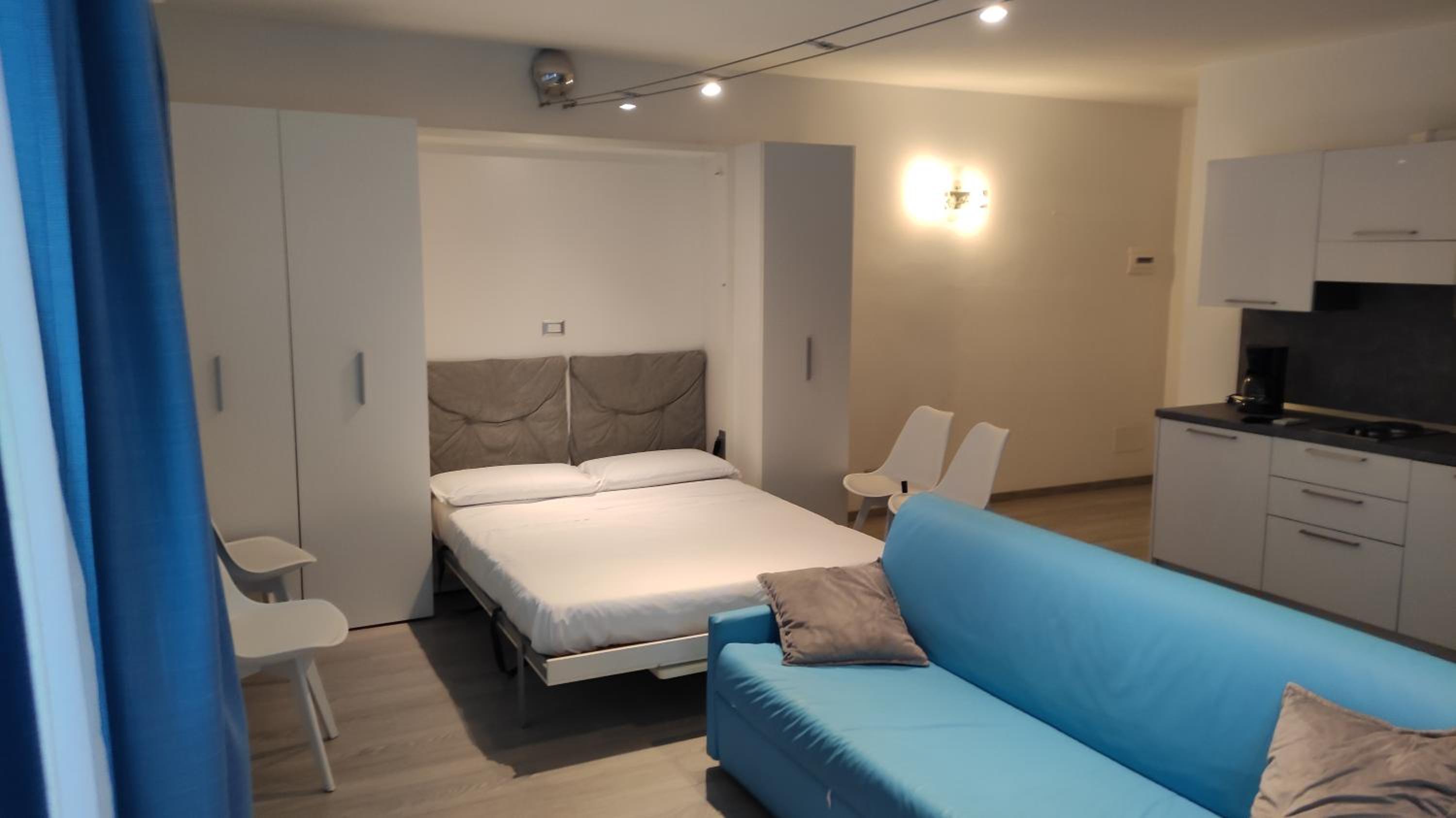 Studio Apartment photo 1