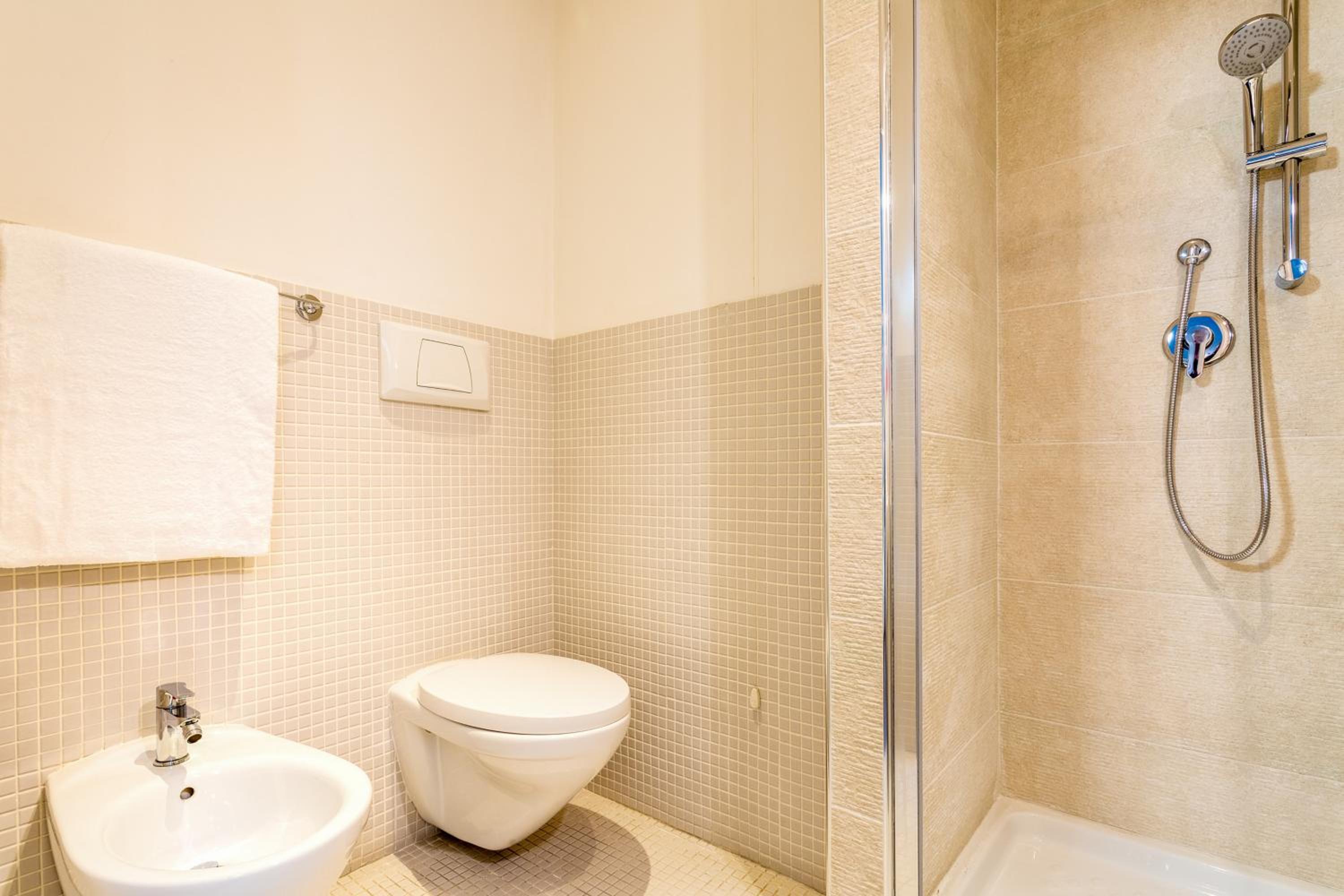 Double Room with Private Bathroom photo 3