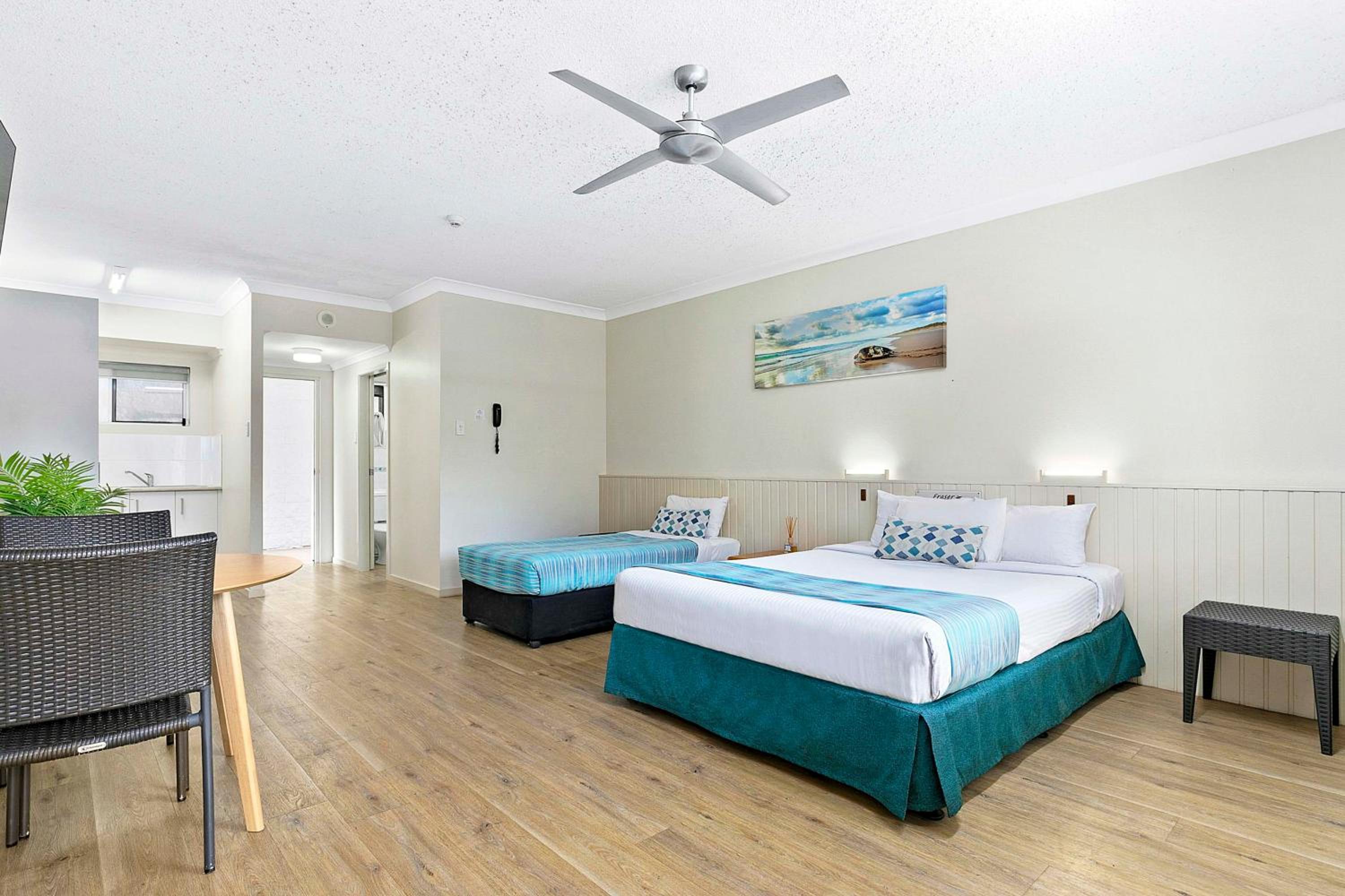 Standard Room - Photo 11