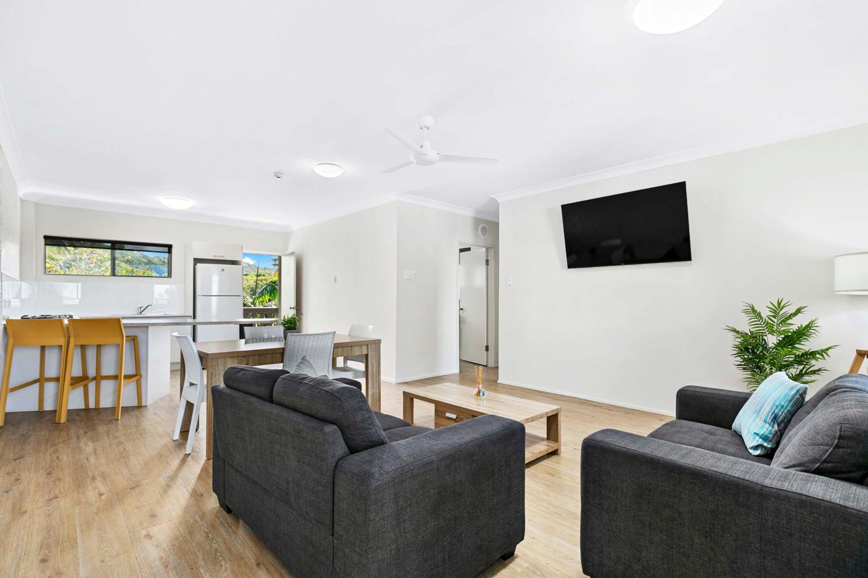 Superior Two-Bedroom Apartment - Photo 9