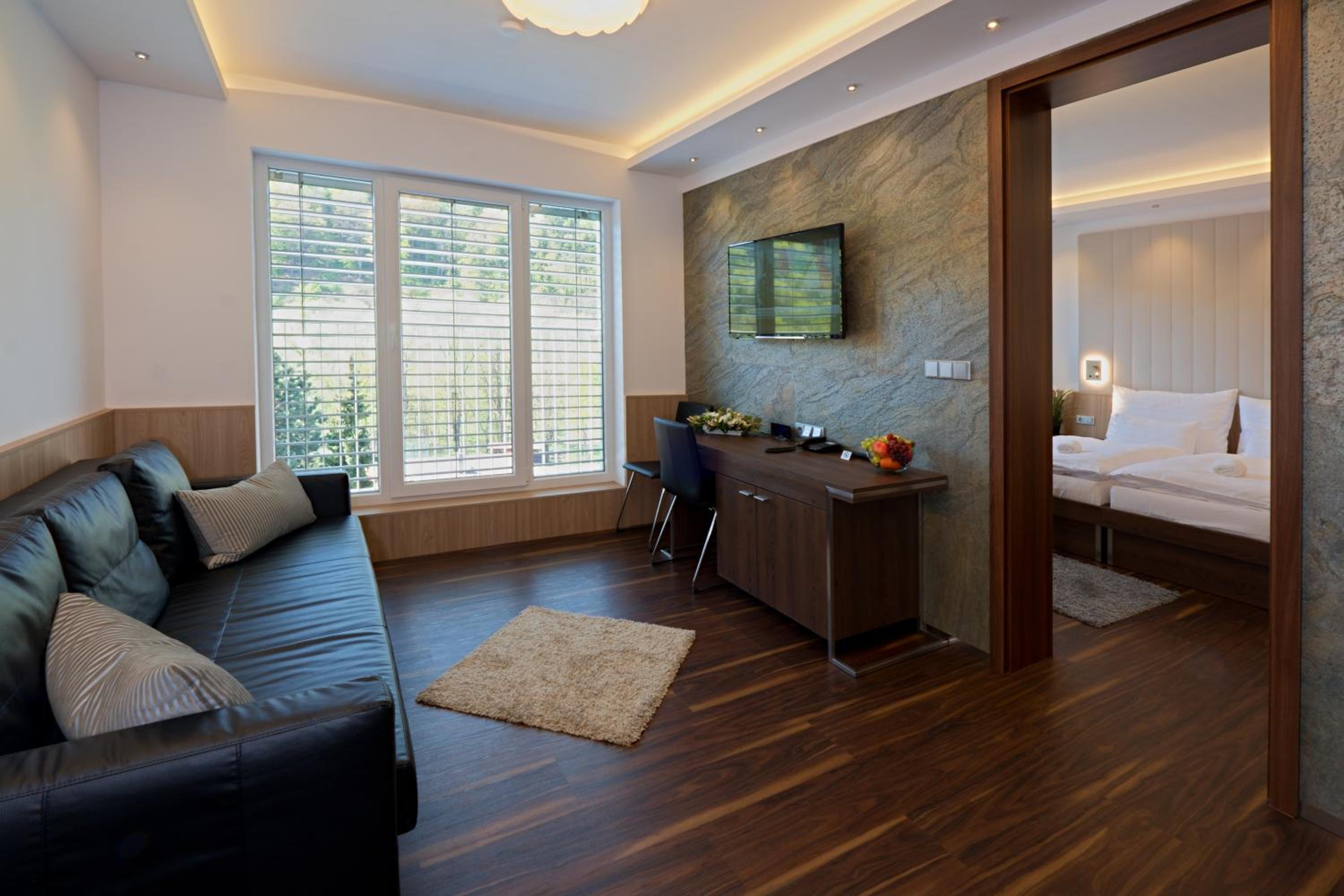 Apartment photo 2