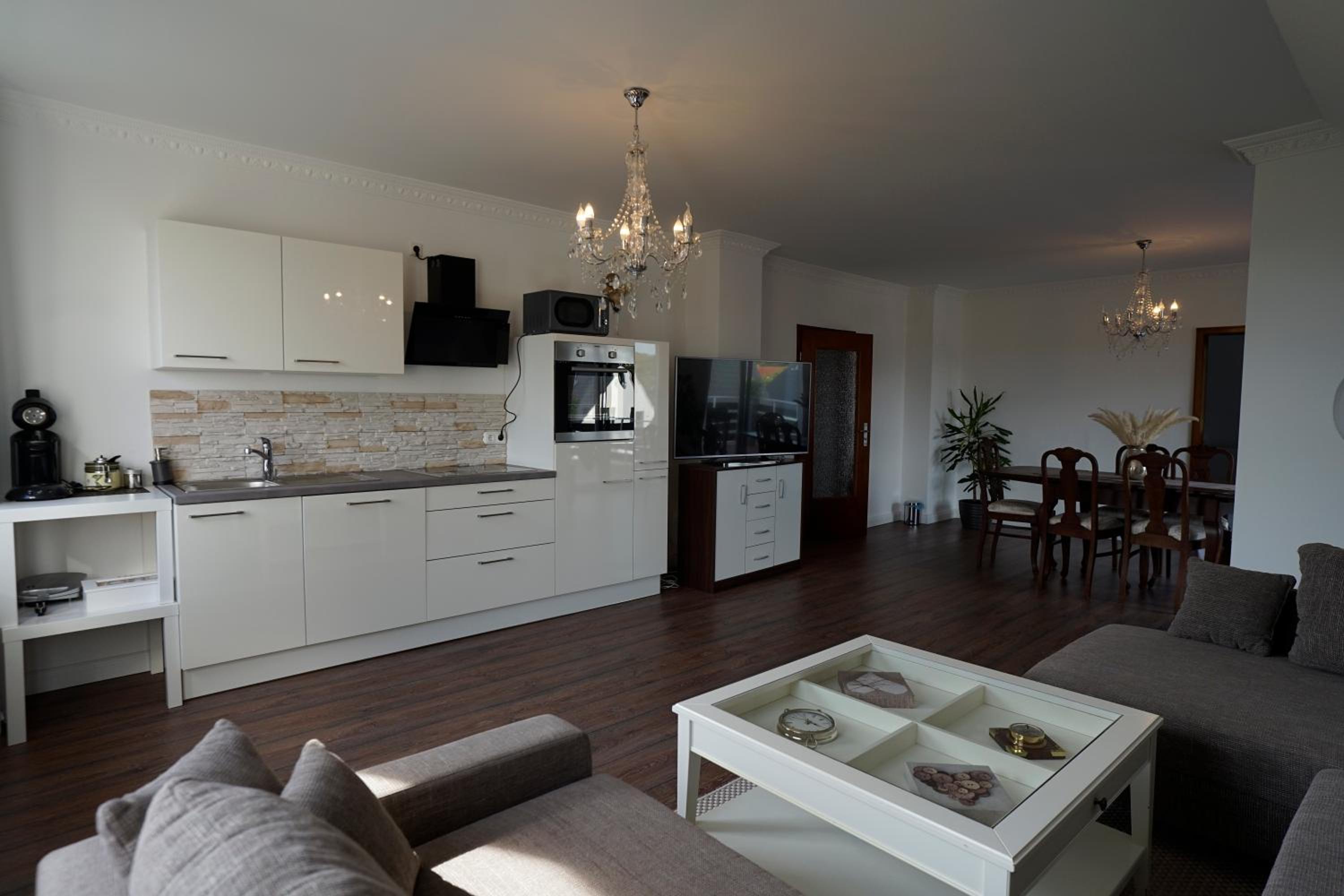 Two-Bedroom Apartment with Terrace photo 2