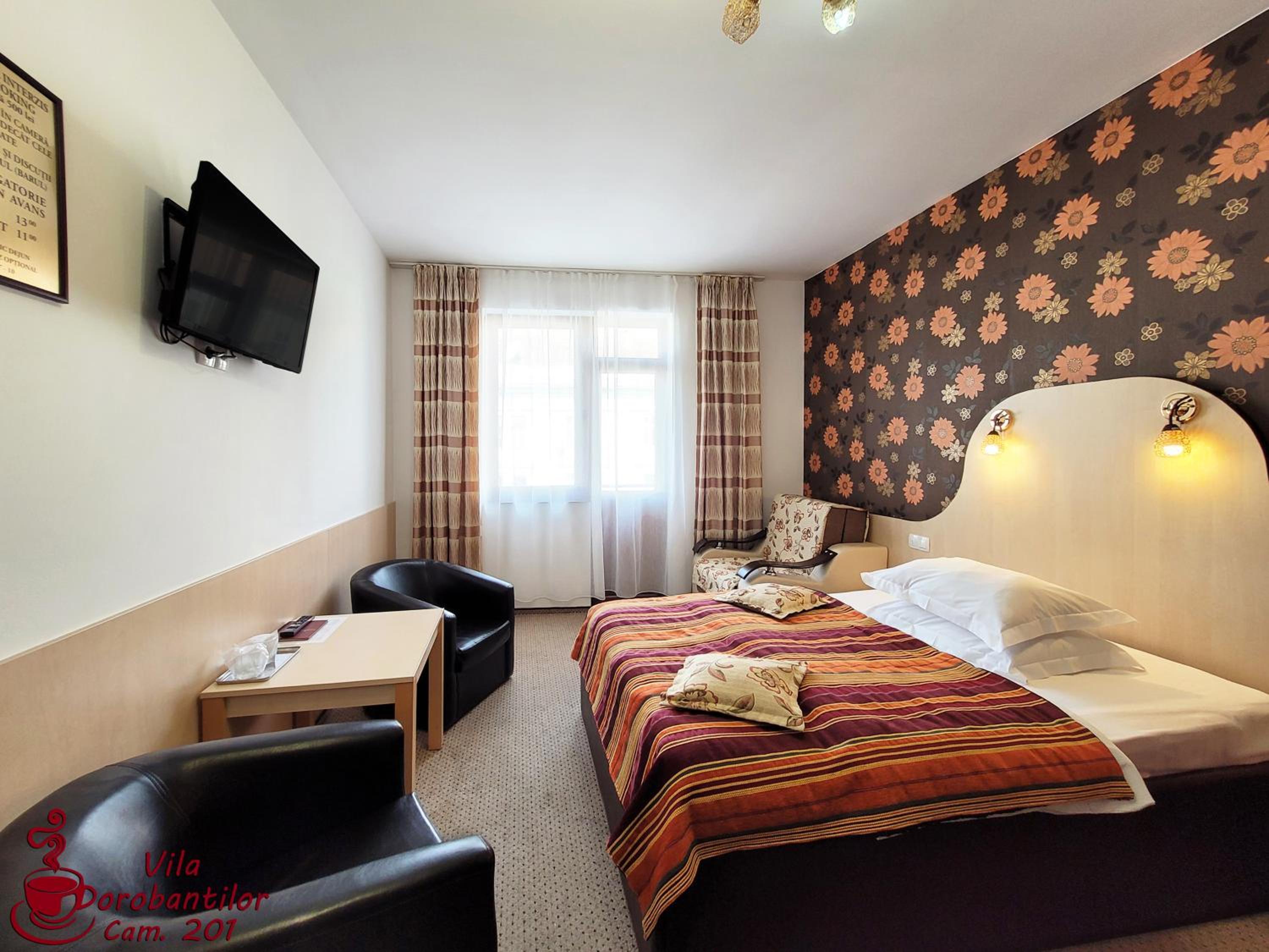 Double Room with Balcony - Photo 5